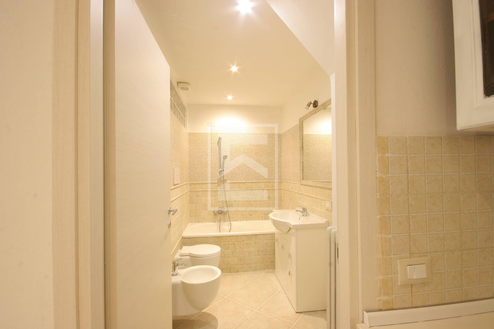 Appartamento in vendita a Gardone Riviera