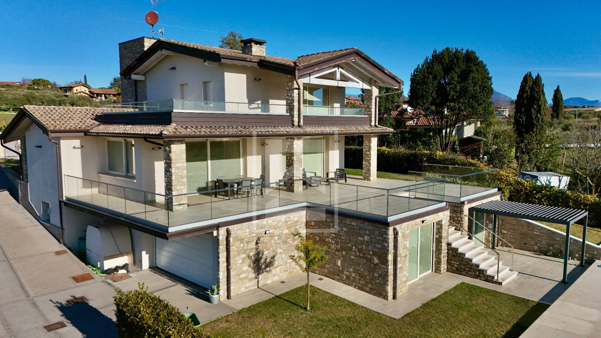 Villa singola in vendita a Moniga del Garda