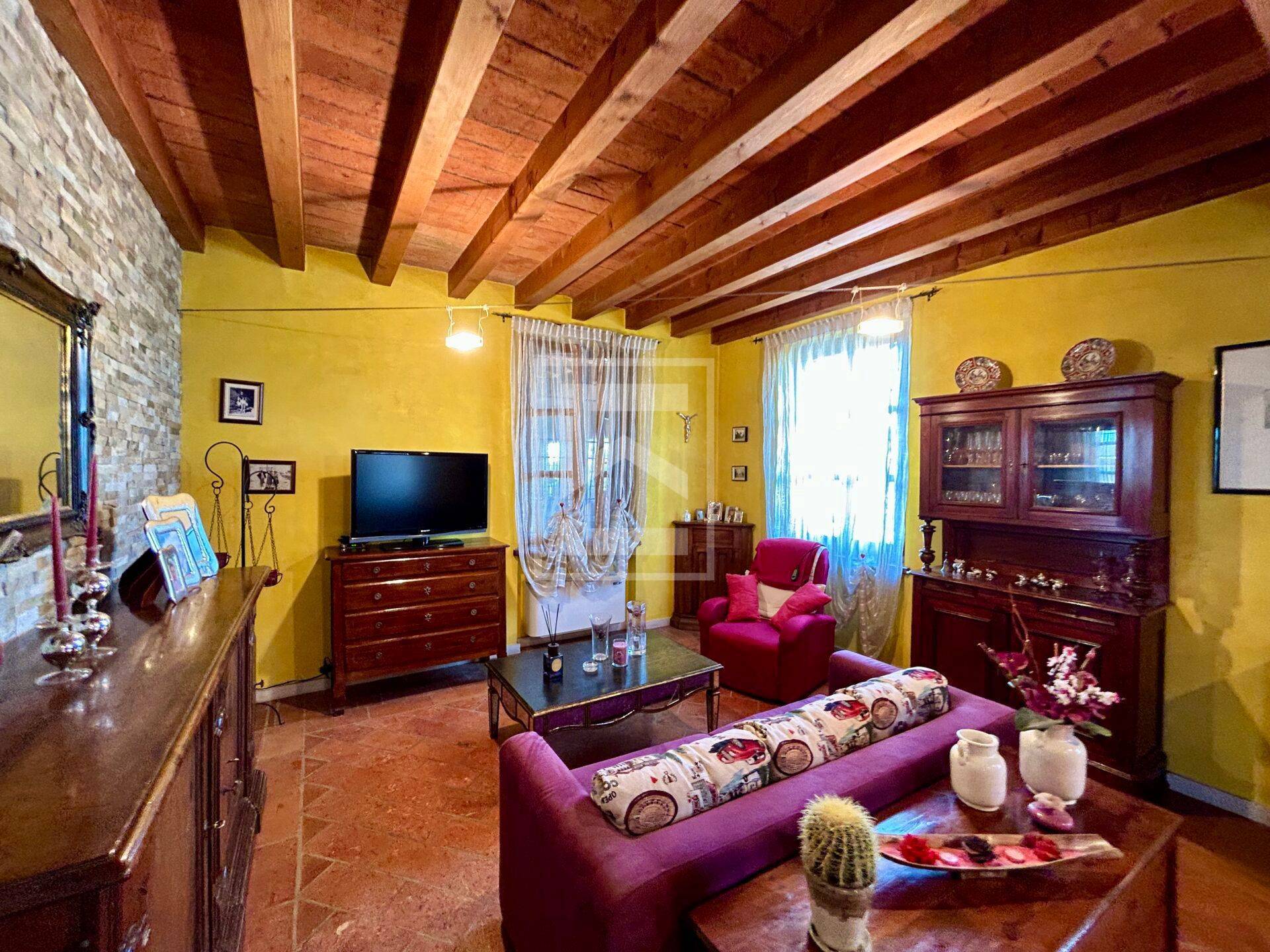 Cascina/Casale in vendita a Roccafranca, Ludriano