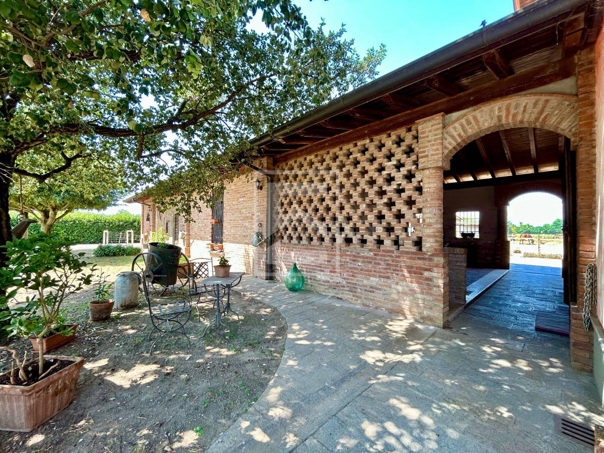 Cascina/Casale in vendita a Roccafranca, Ludriano