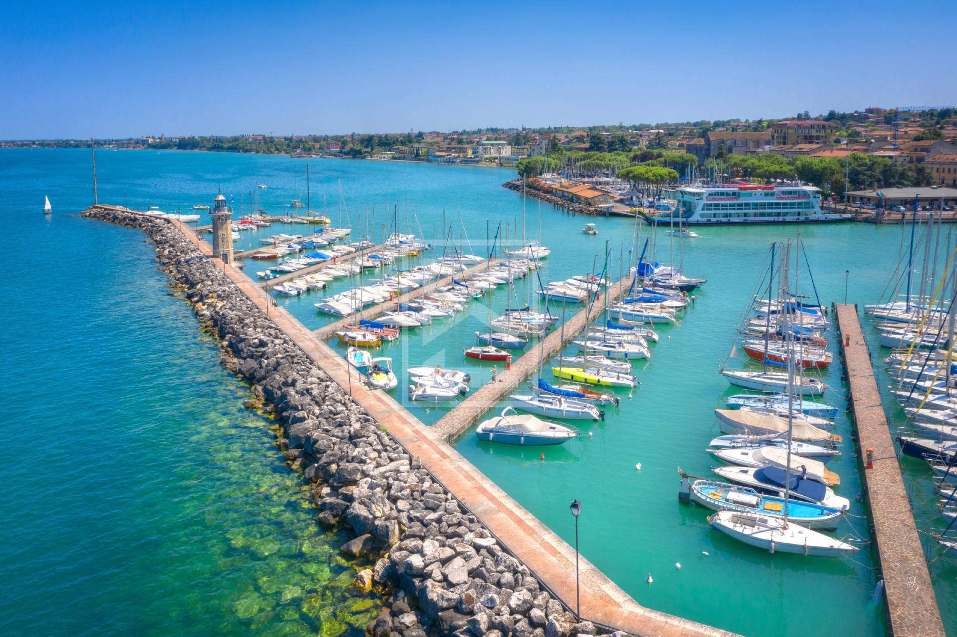 Porzione di villa in vendita a Desenzano del Garda, Desenzano del Garda