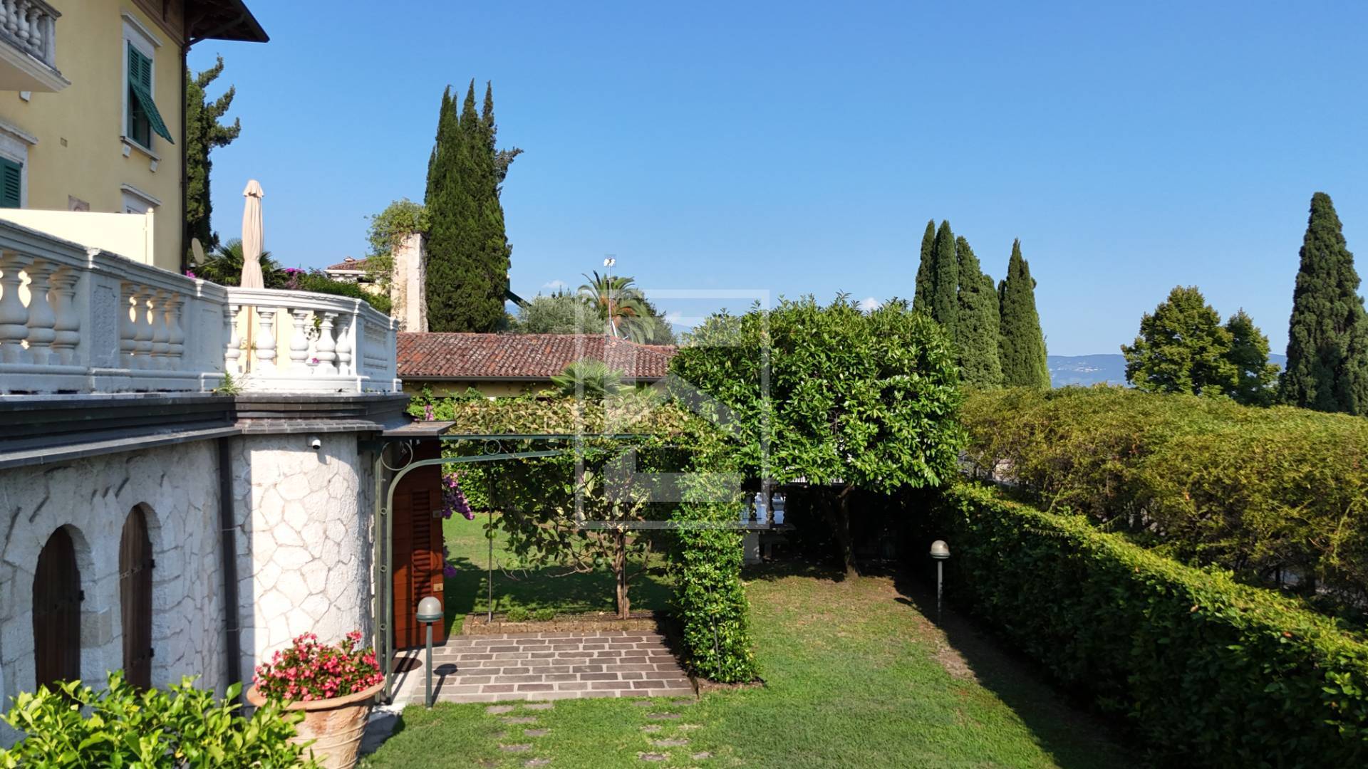 Appartamento in vendita a Gardone Riviera