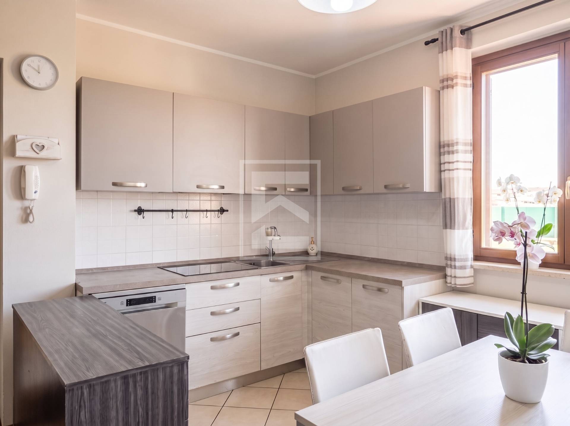 Appartamento in vendita a Desenzano del Garda, San Martino della Battaglia