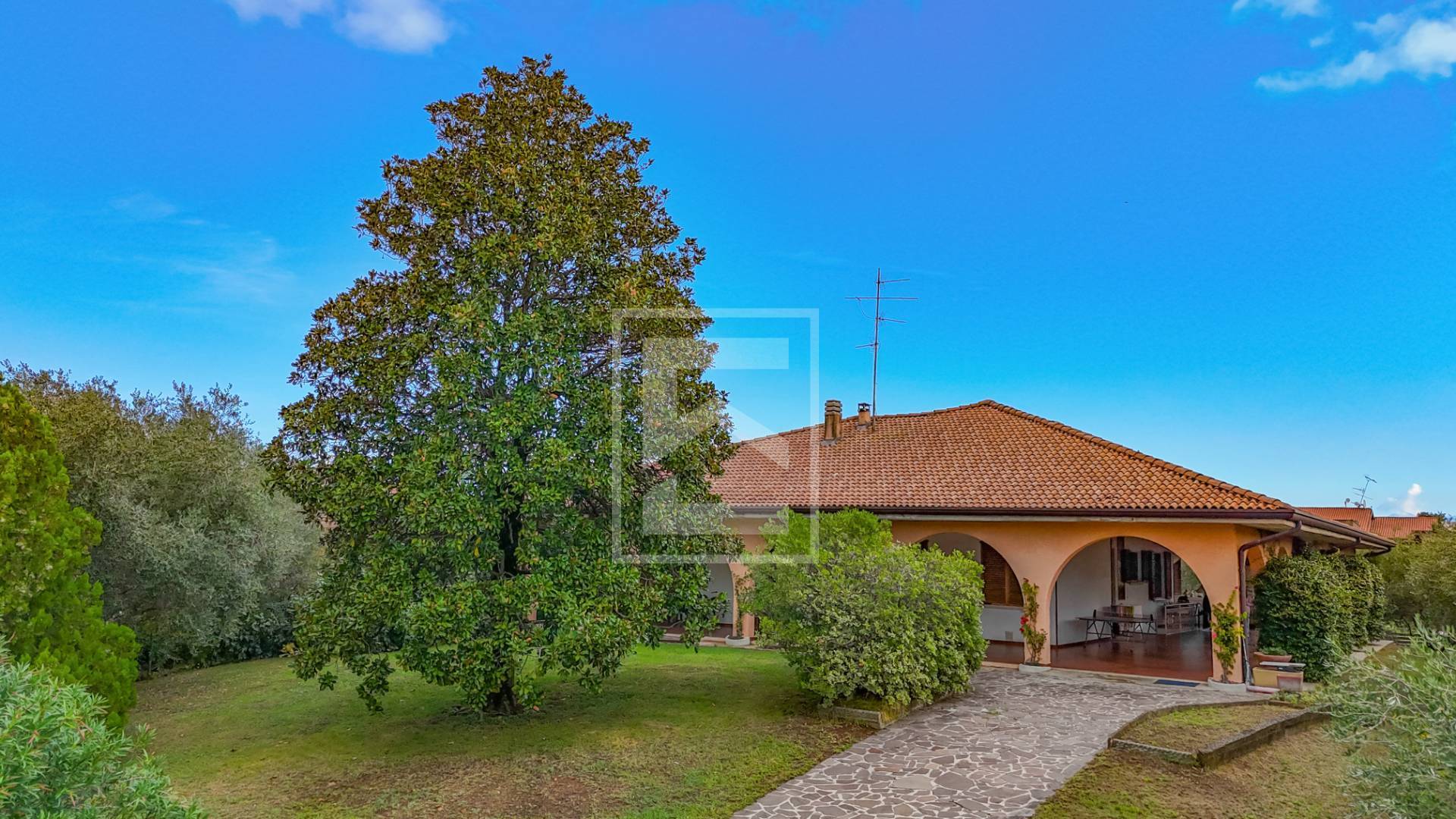 Villa singola in vendita a Moniga del Garda