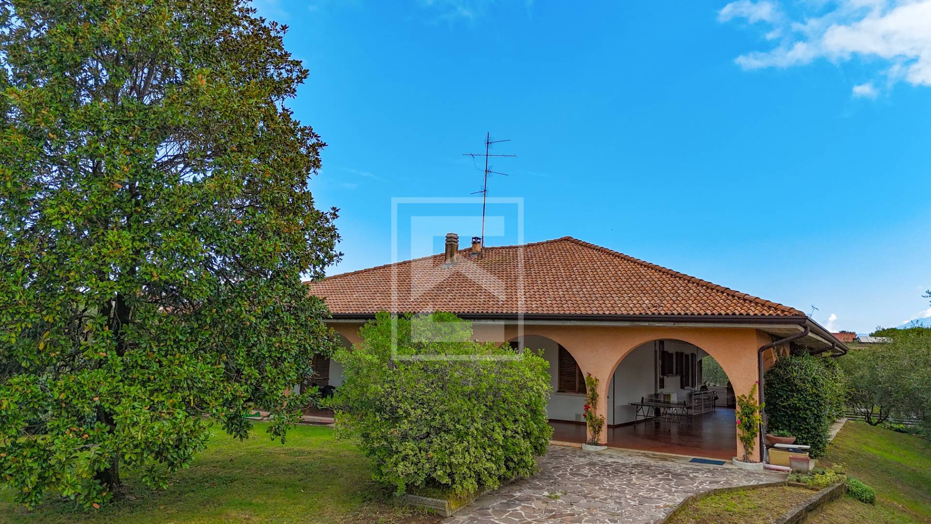 Villa singola in vendita a Moniga del Garda