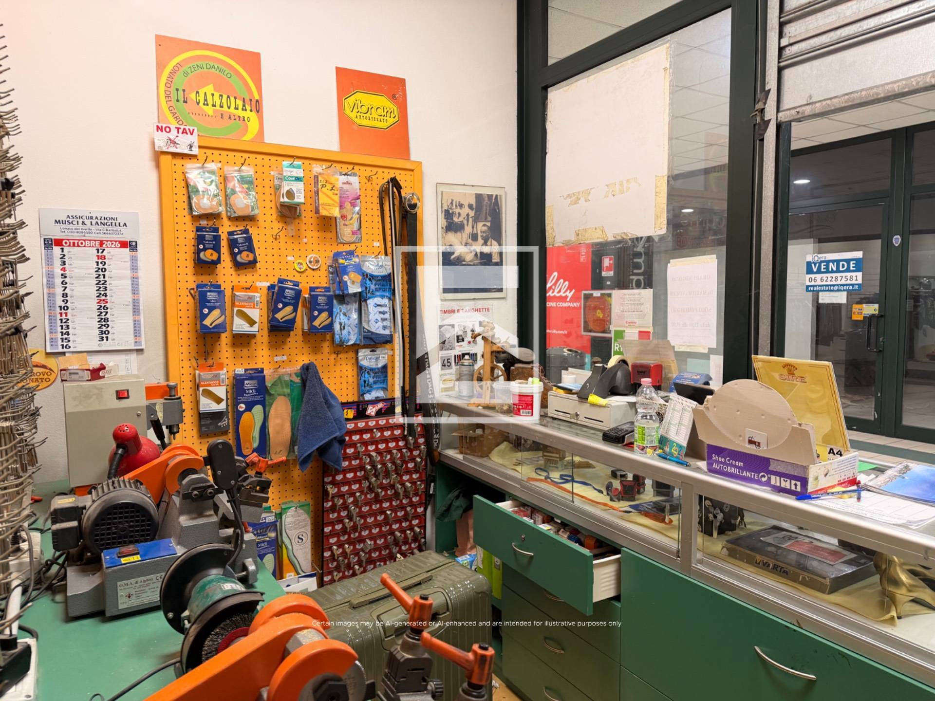 Locale Commerciale in affitto a Lonato del Garda