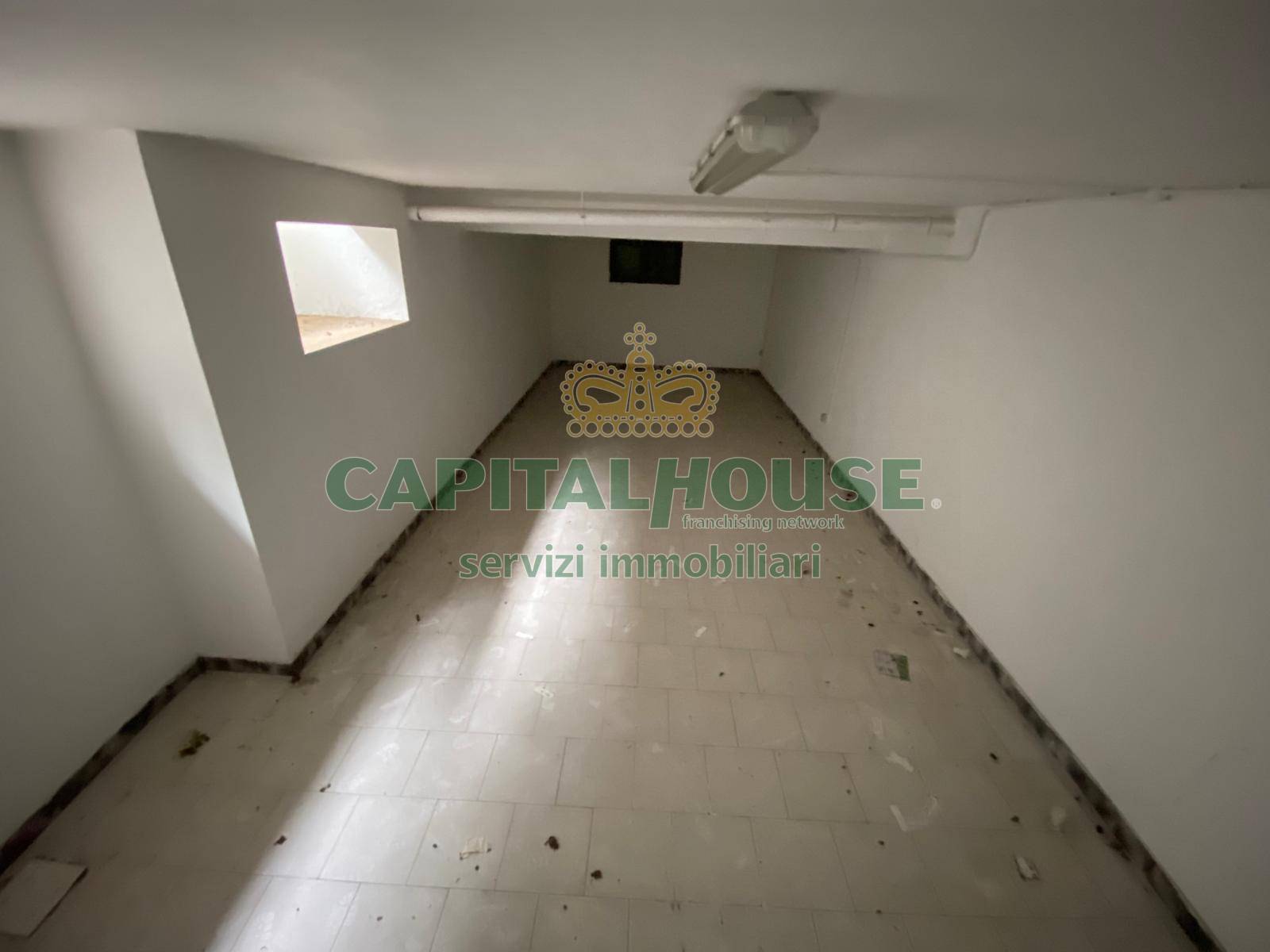 Attivit commerciale in affitto a Mercato San Severino