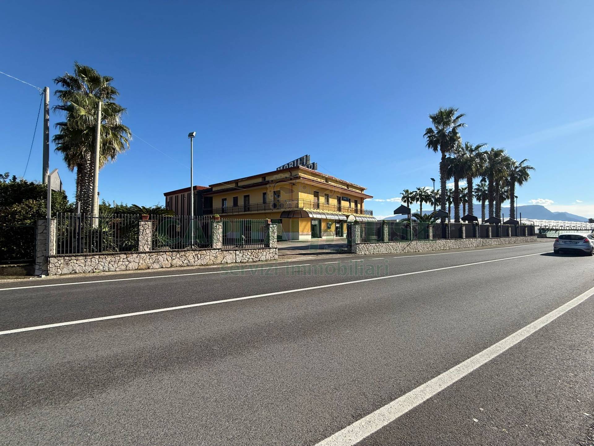 Commerciale in vendita a Eboli