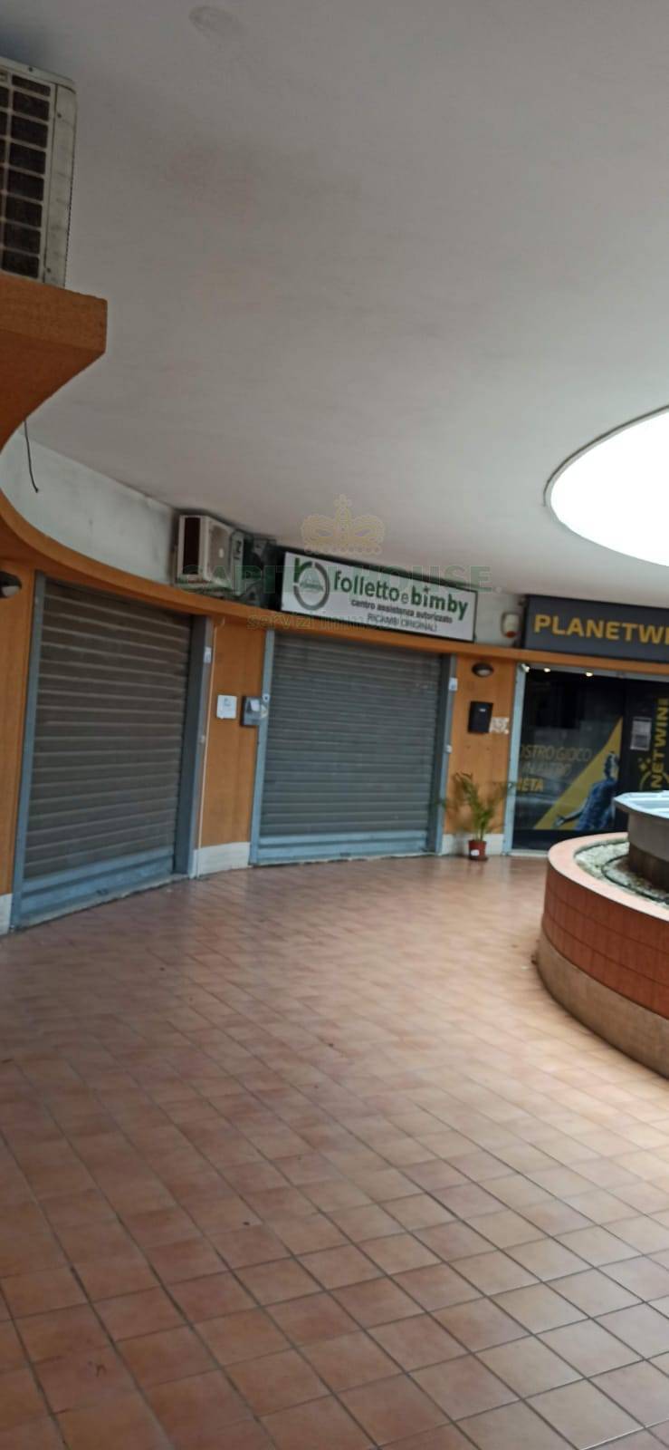 Commerciale in vendita a Mercato San Severino