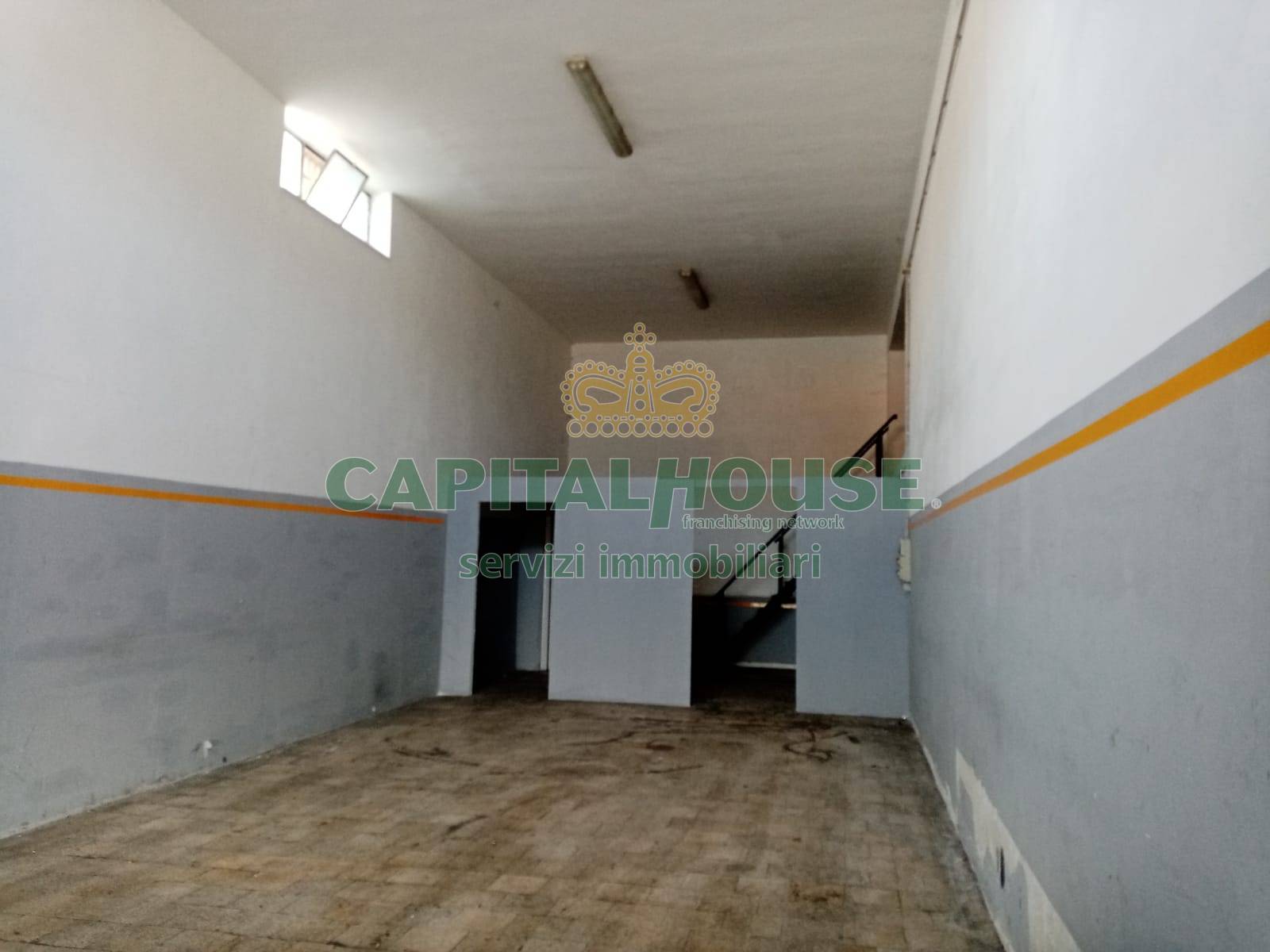 Commerciale in affitto a Mercato San Severino