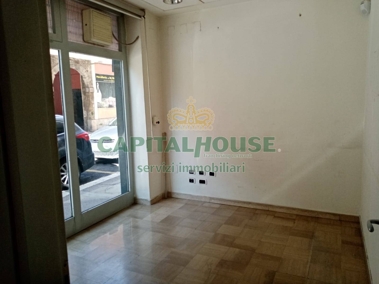 Commerciale in affitto a Siano