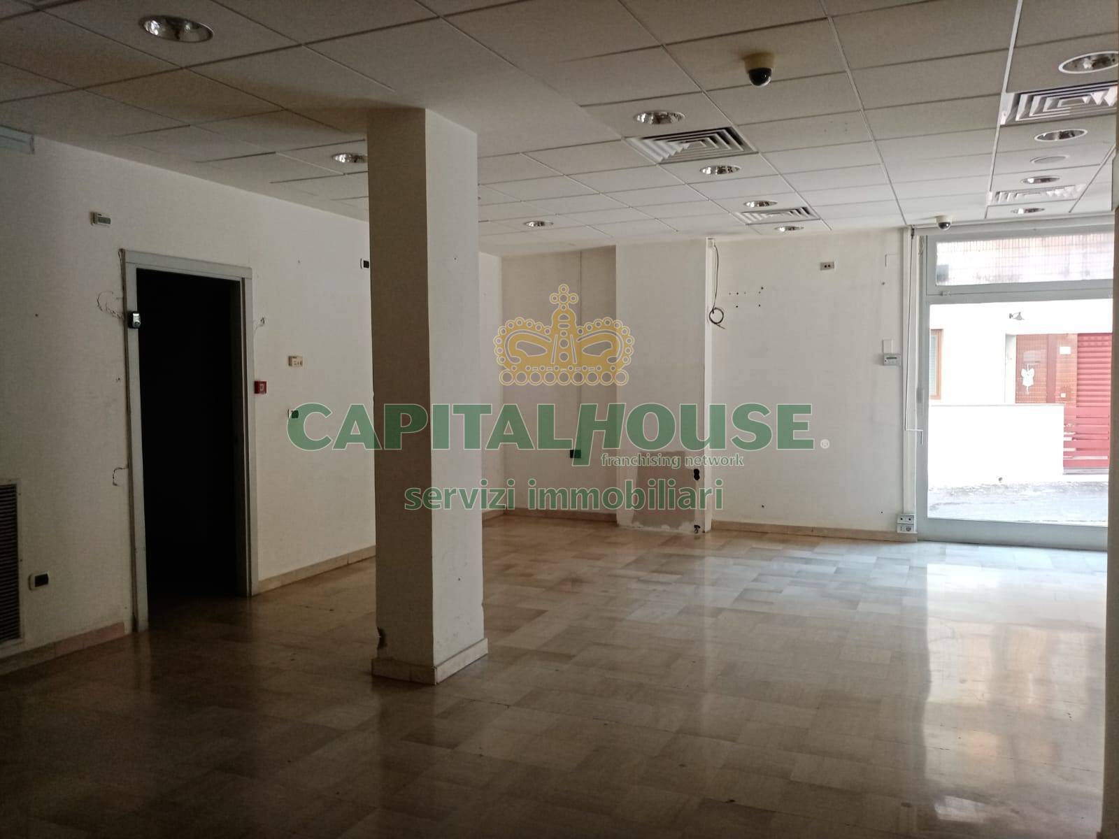 Commerciale in affitto a Siano