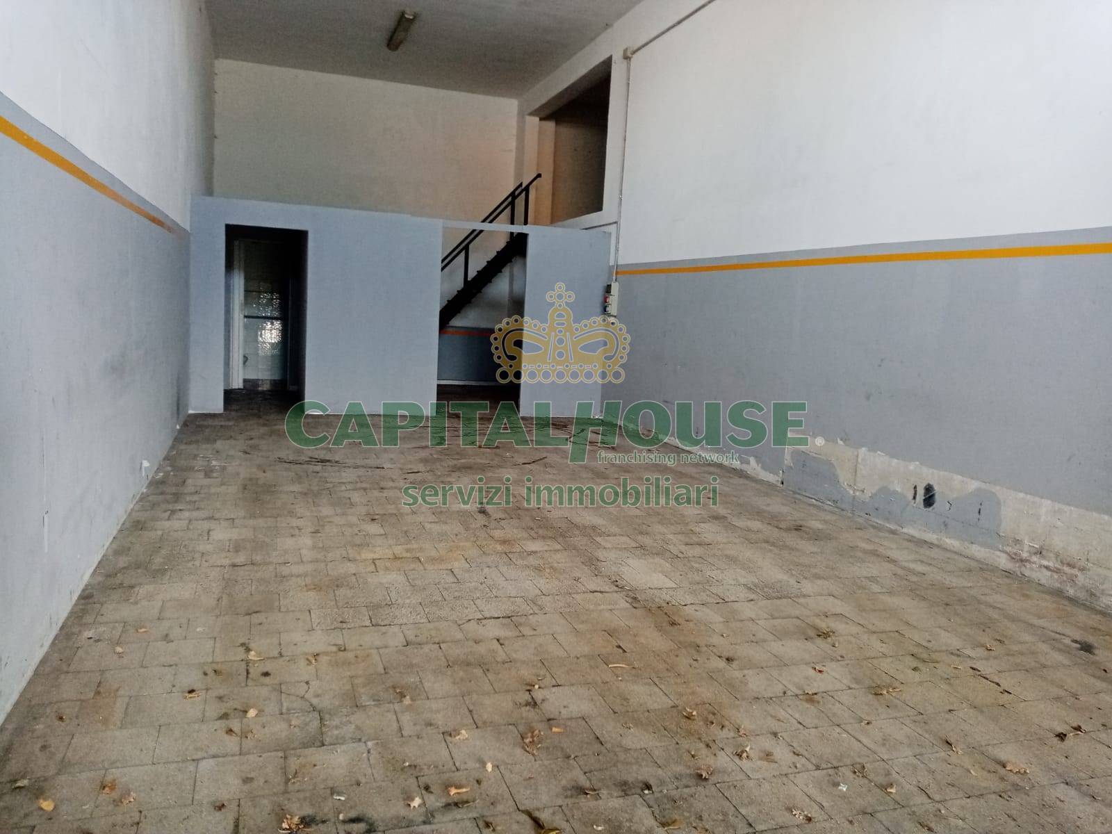 Commerciale in affitto a Mercato San Severino