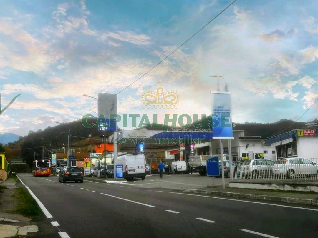 Commerciale in vendita a Fisciano