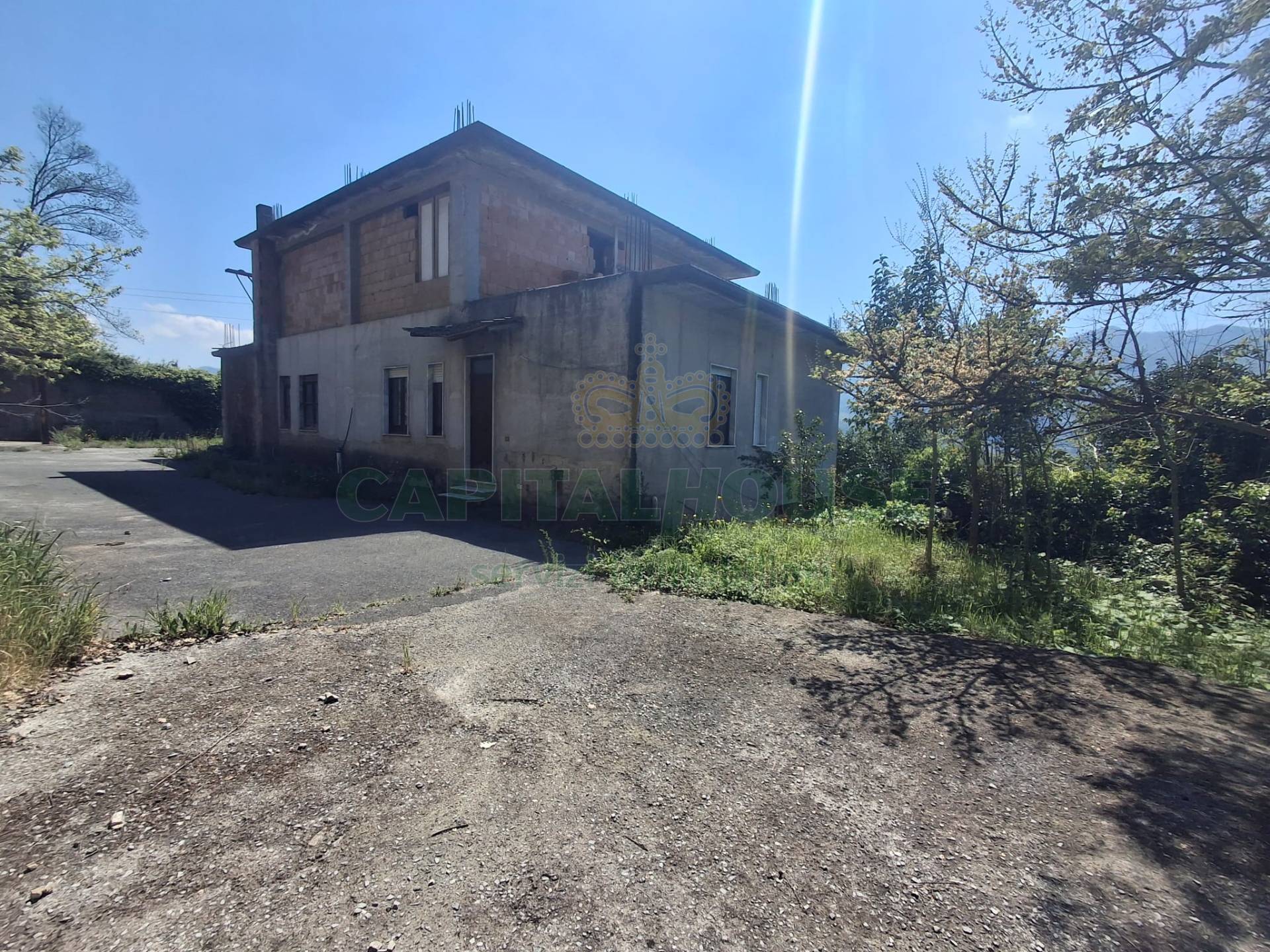 Villa trifamiliare in vendita a Mercato San Severino