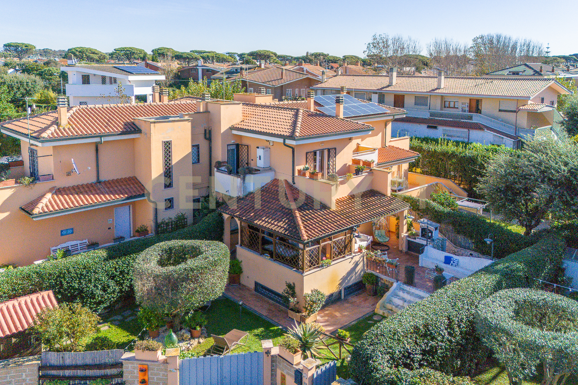 Casa indipendente con giardino in viale viareggio 178, Fiumicino