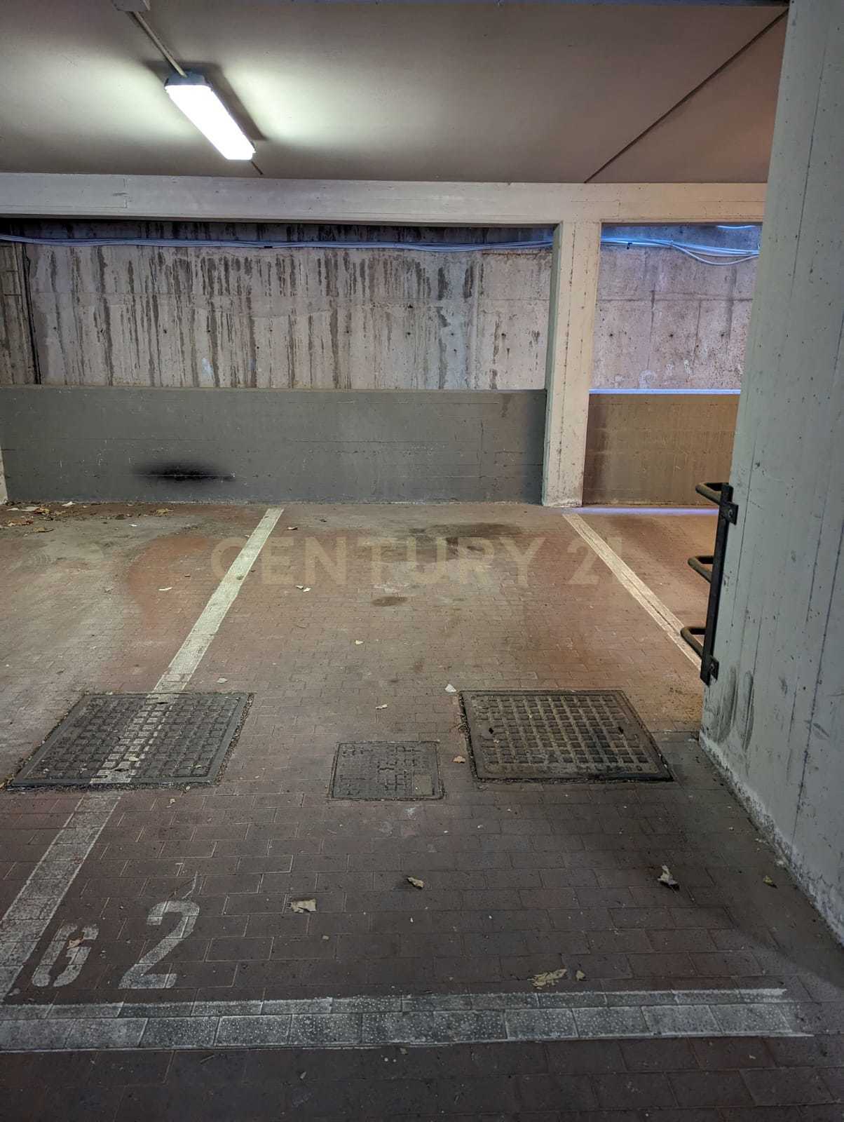 Posto auto coperto in vendita in via paolo barison 14, Roma