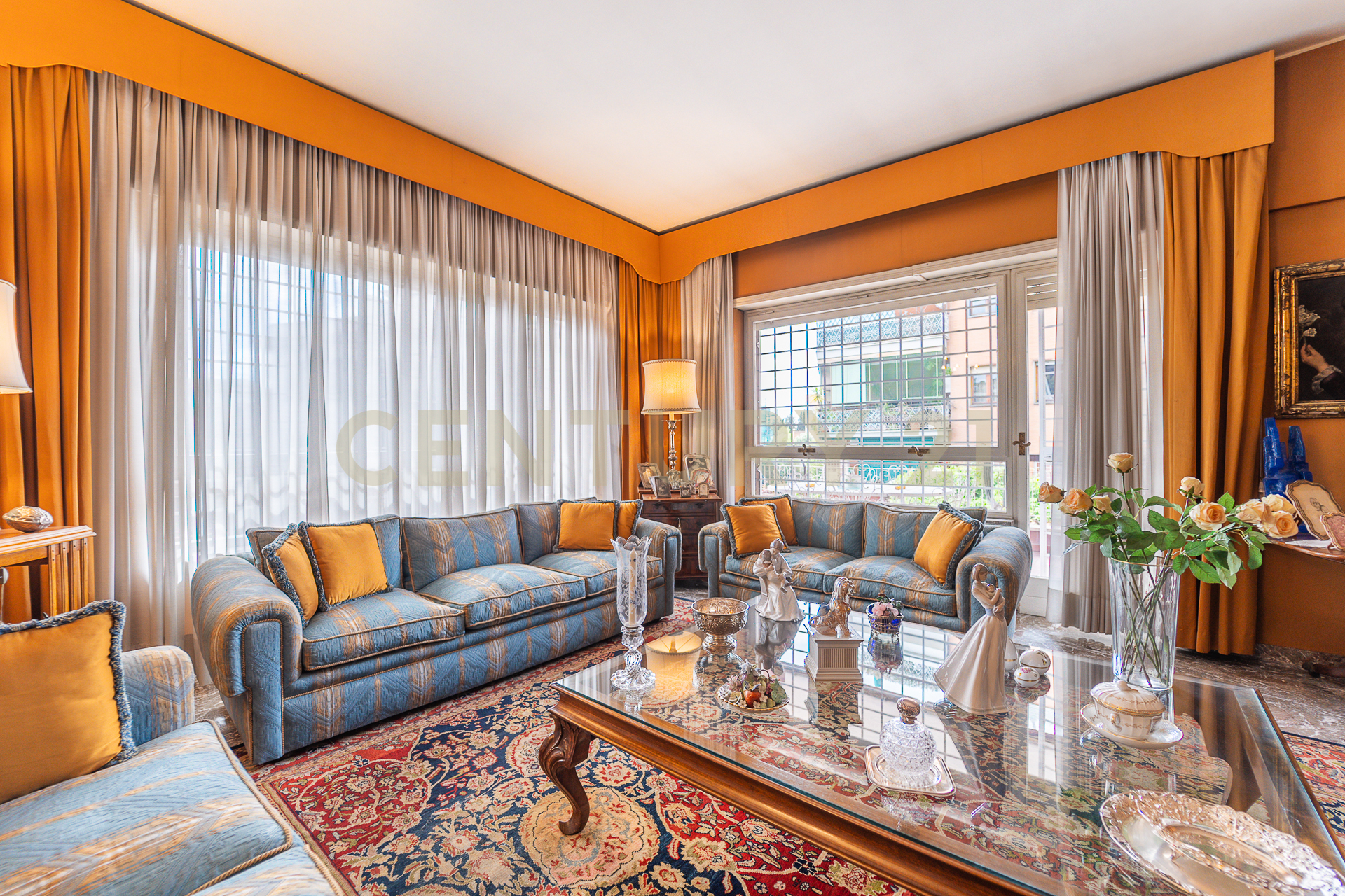 Appartamento con terrazzo in via bevagna 56, Roma