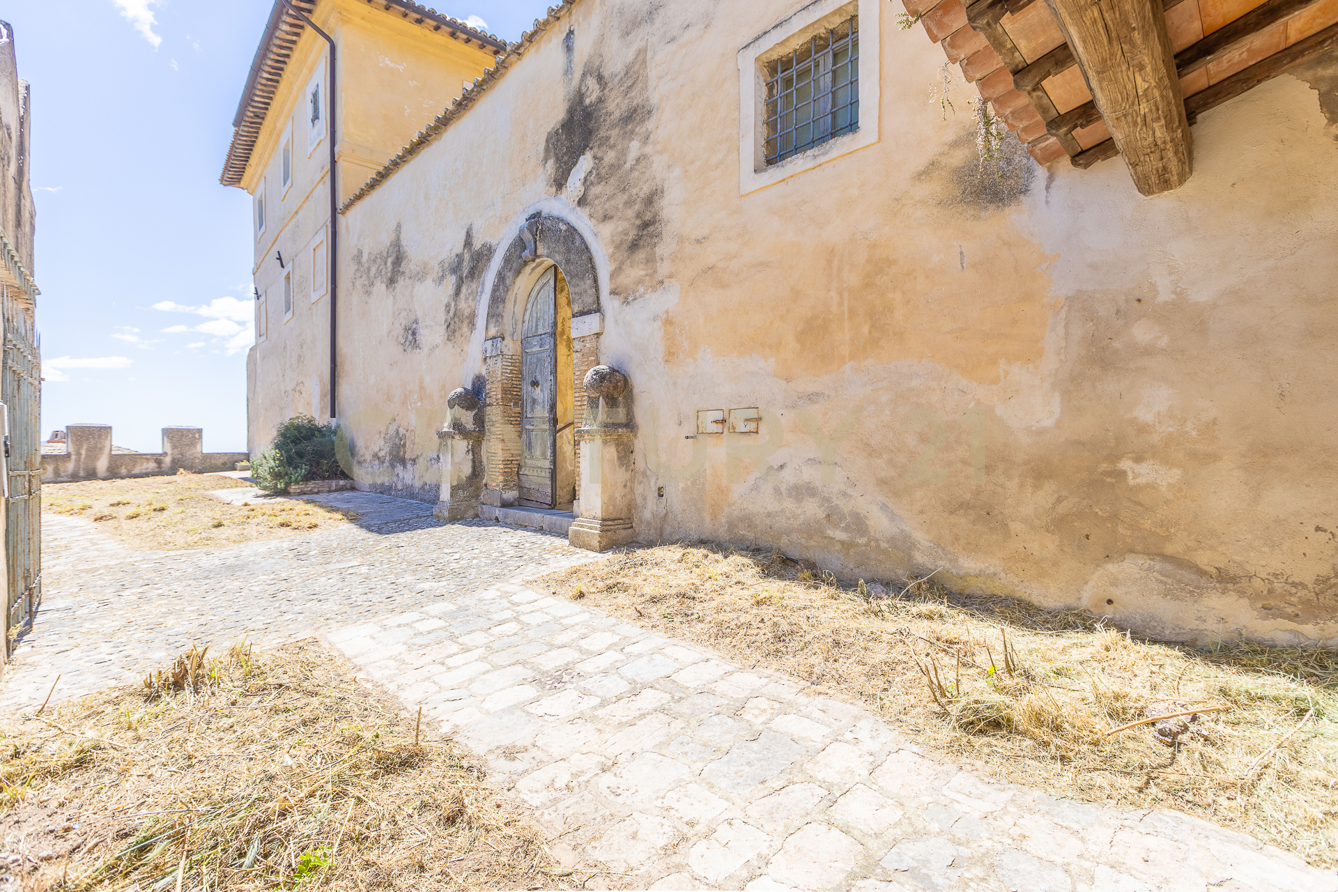 Villa con giardino in piazza del municipio 1, Vacone