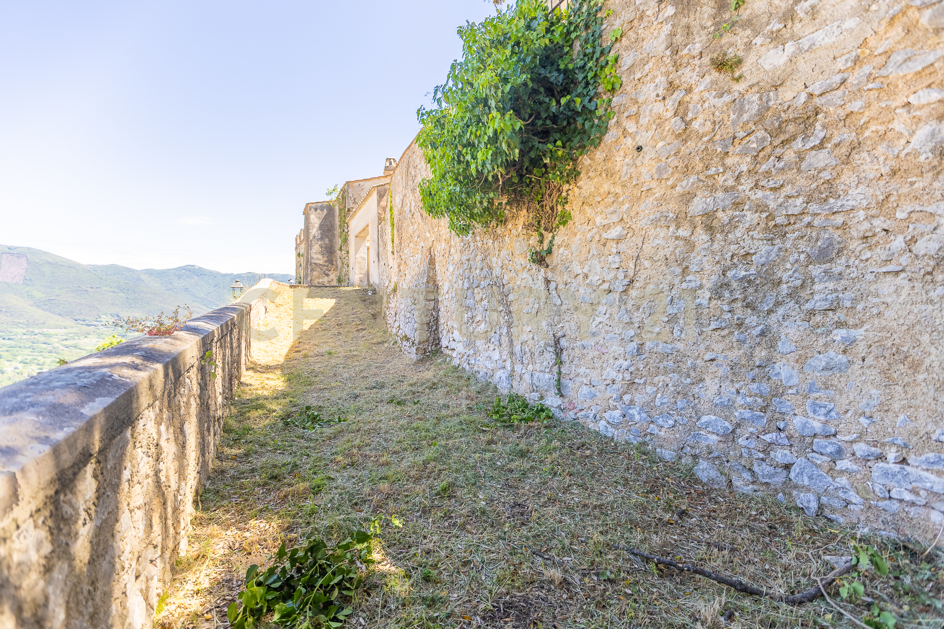 Villa con giardino in piazza del municipio 1, Vacone