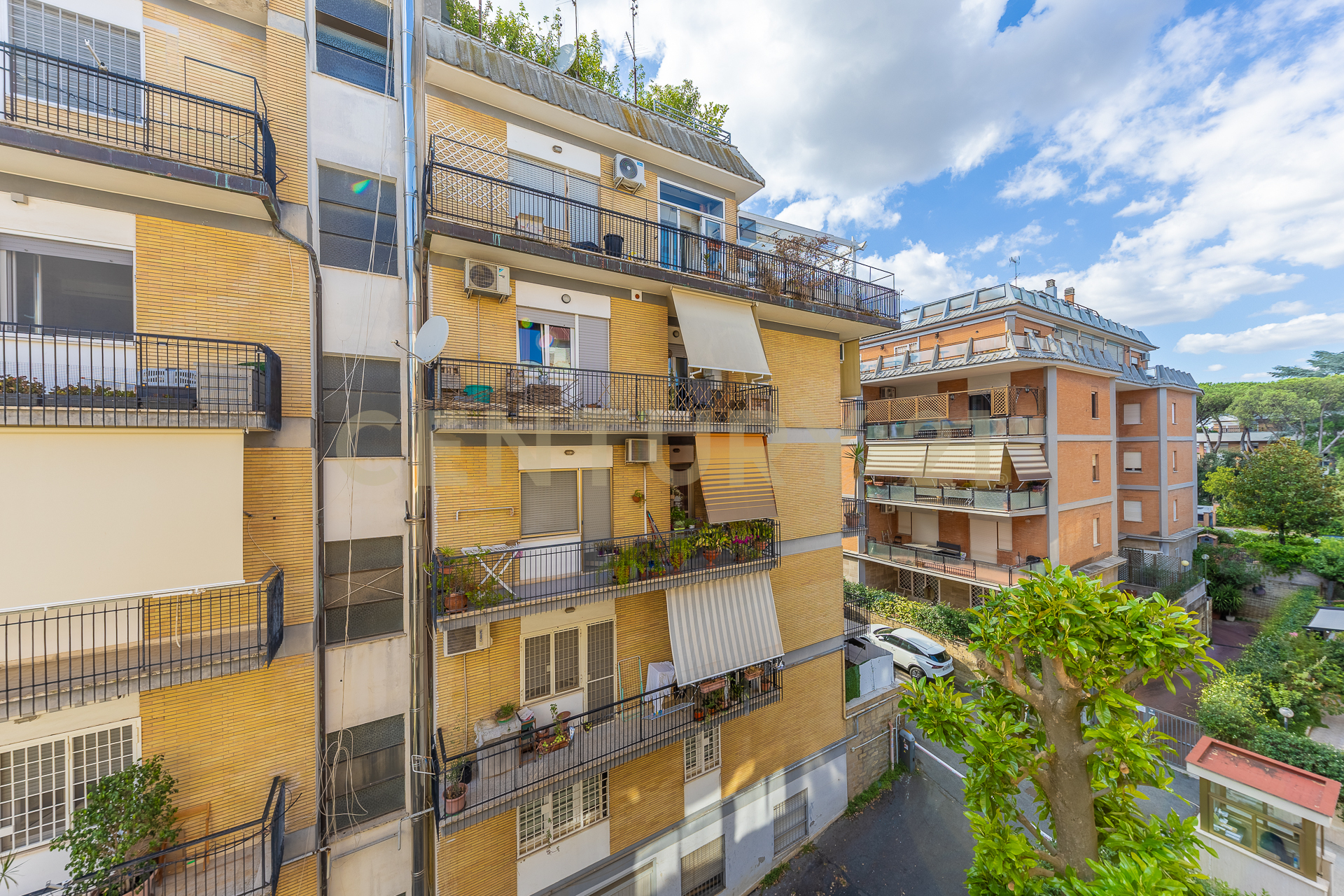 Appartamento con terrazzo in via leonessa 28, Roma
