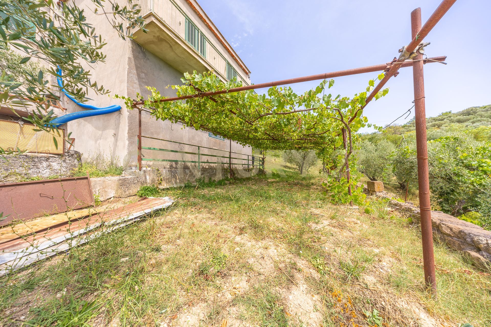 Casa indipendente con giardino in via mercorano 1, San Gregorio da Sassola