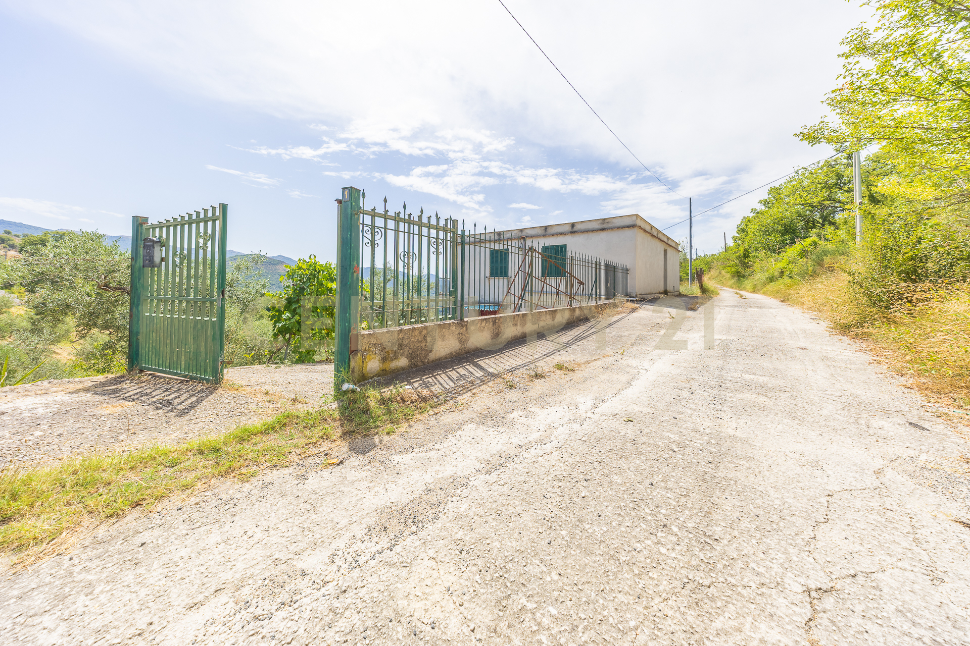 Casa indipendente con giardino in via mercorano 1, San Gregorio da Sassola
