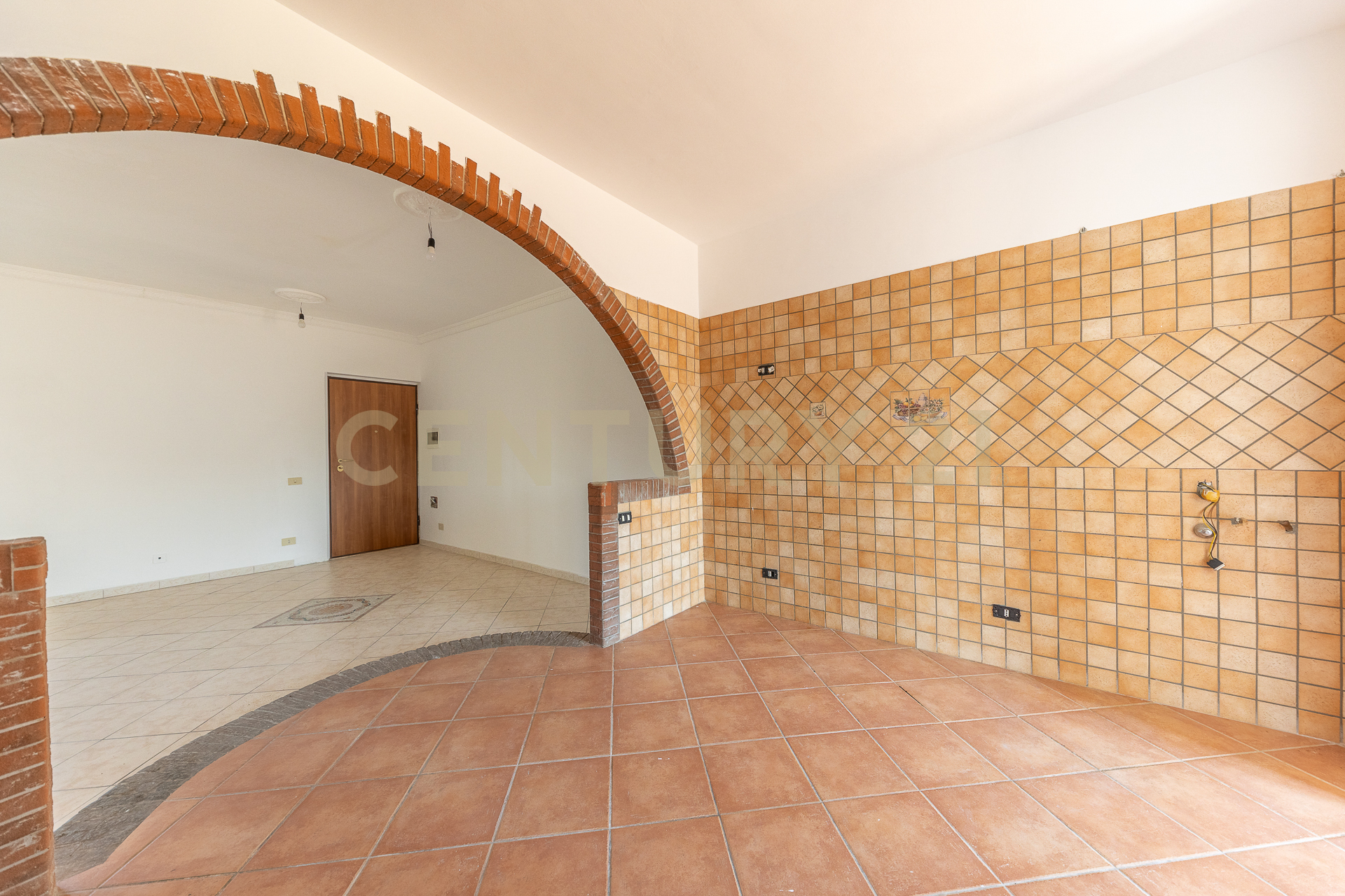 Villa con giardino in via ombrone 9, Aprilia