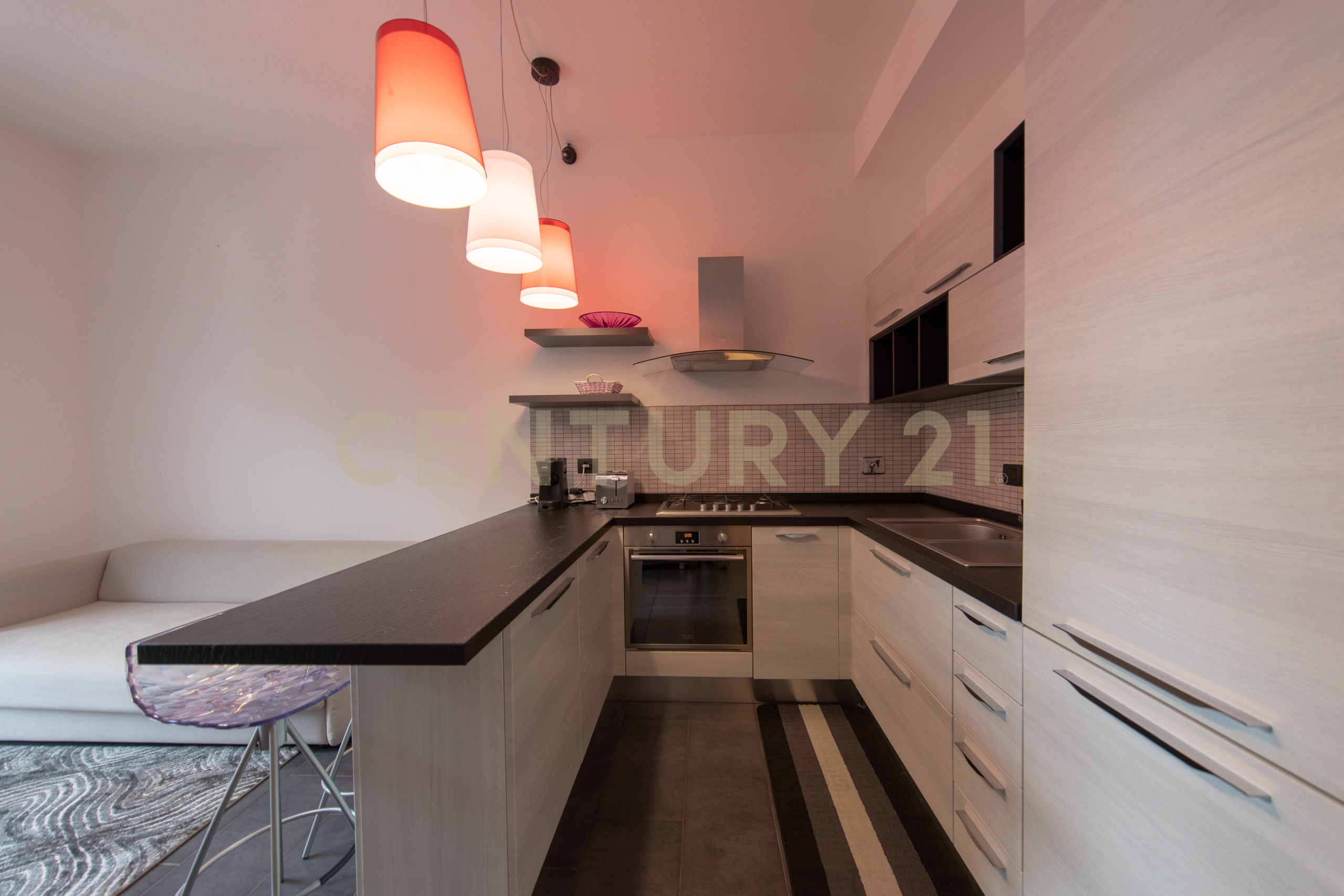 Trilocale con terrazzo in via enrico bondi 294, Roma