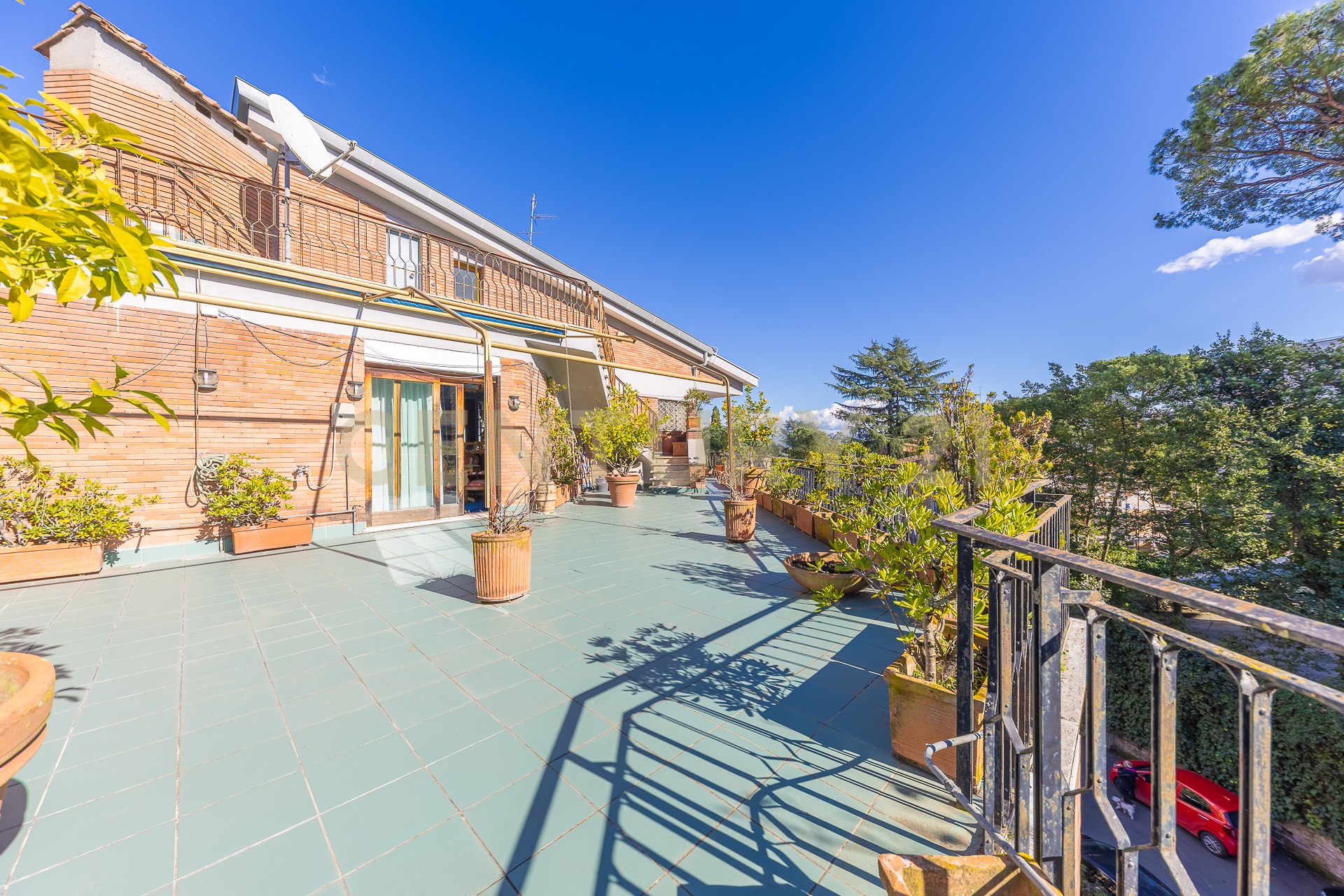 Attico con terrazzo in viale cortina d'ampezzo, Roma