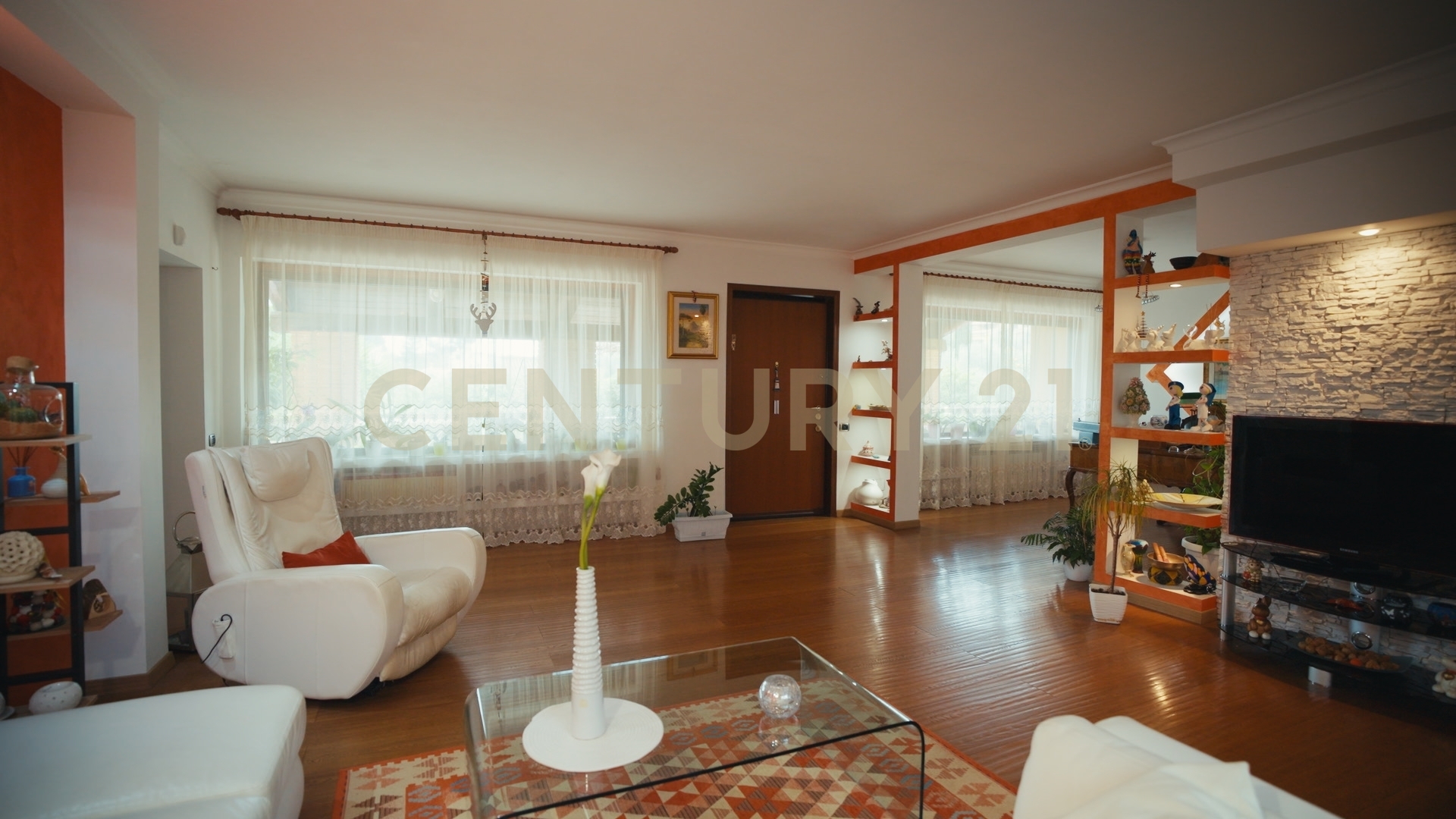 Villa con giardino in via delle ginestre 13, Sacrofano