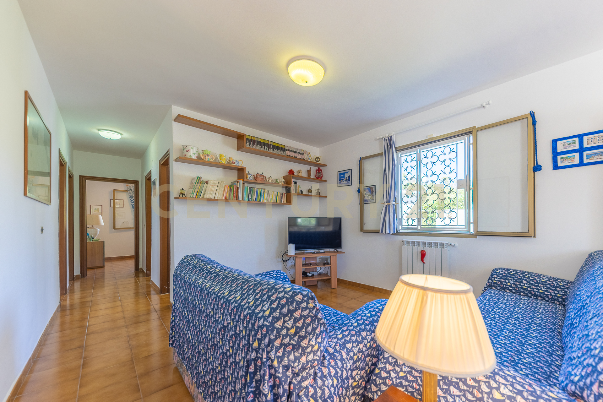 Villa con giardino in strada isola bella 43, Latina