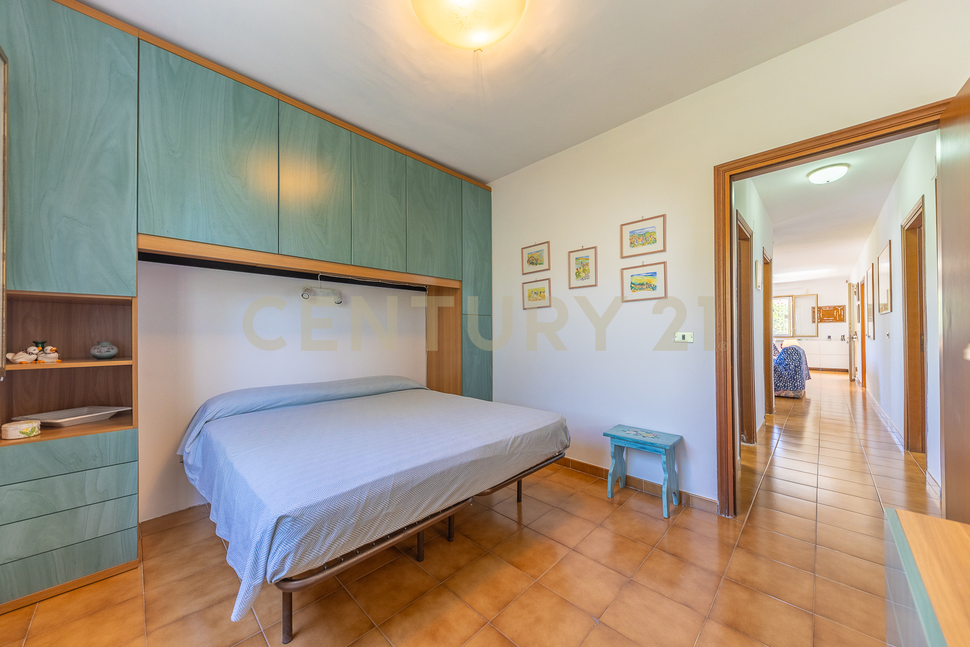 Villa con giardino in strada isola bella 43, Latina