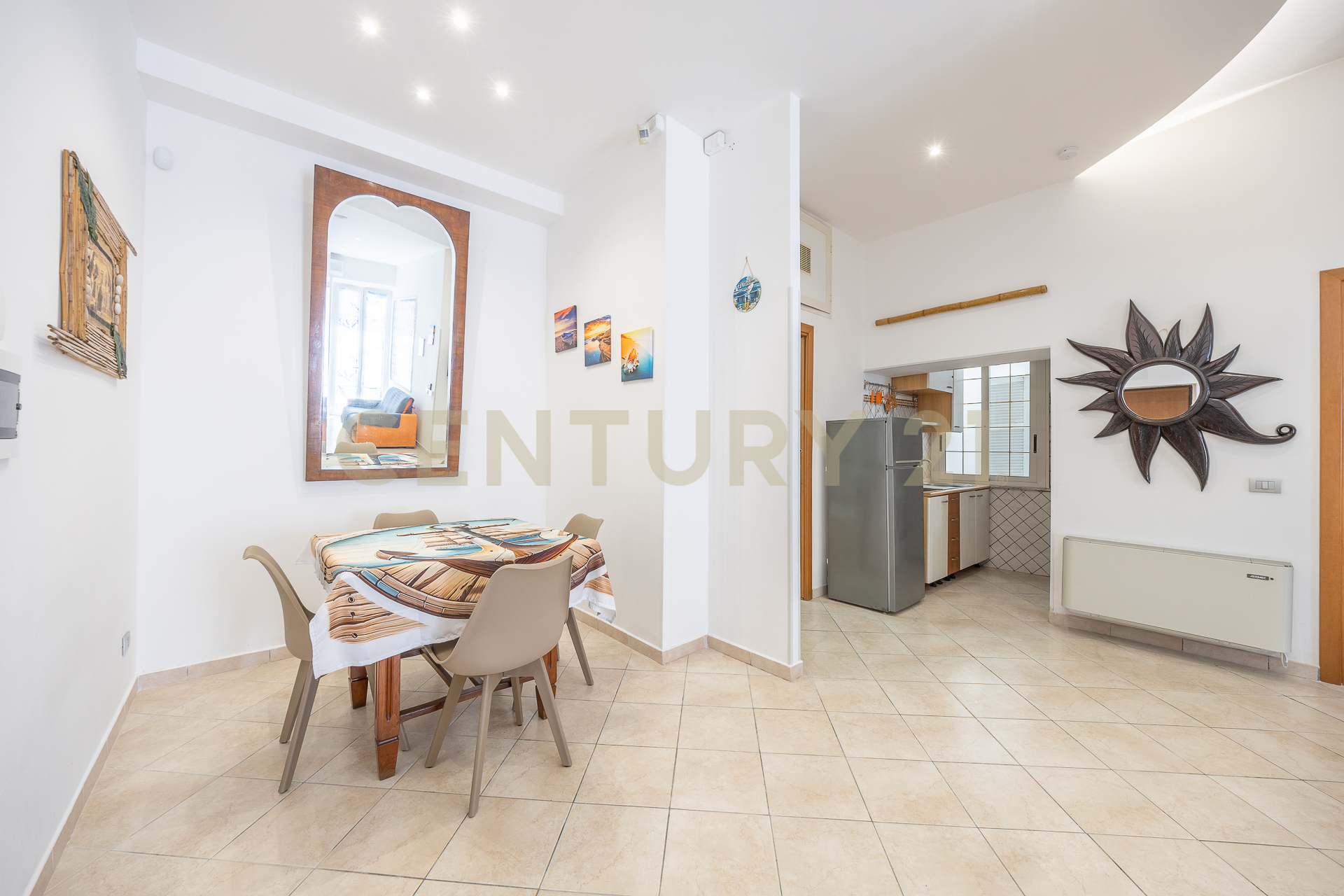 Quadrilocale ristrutturato in piazza pia 10, Anzio