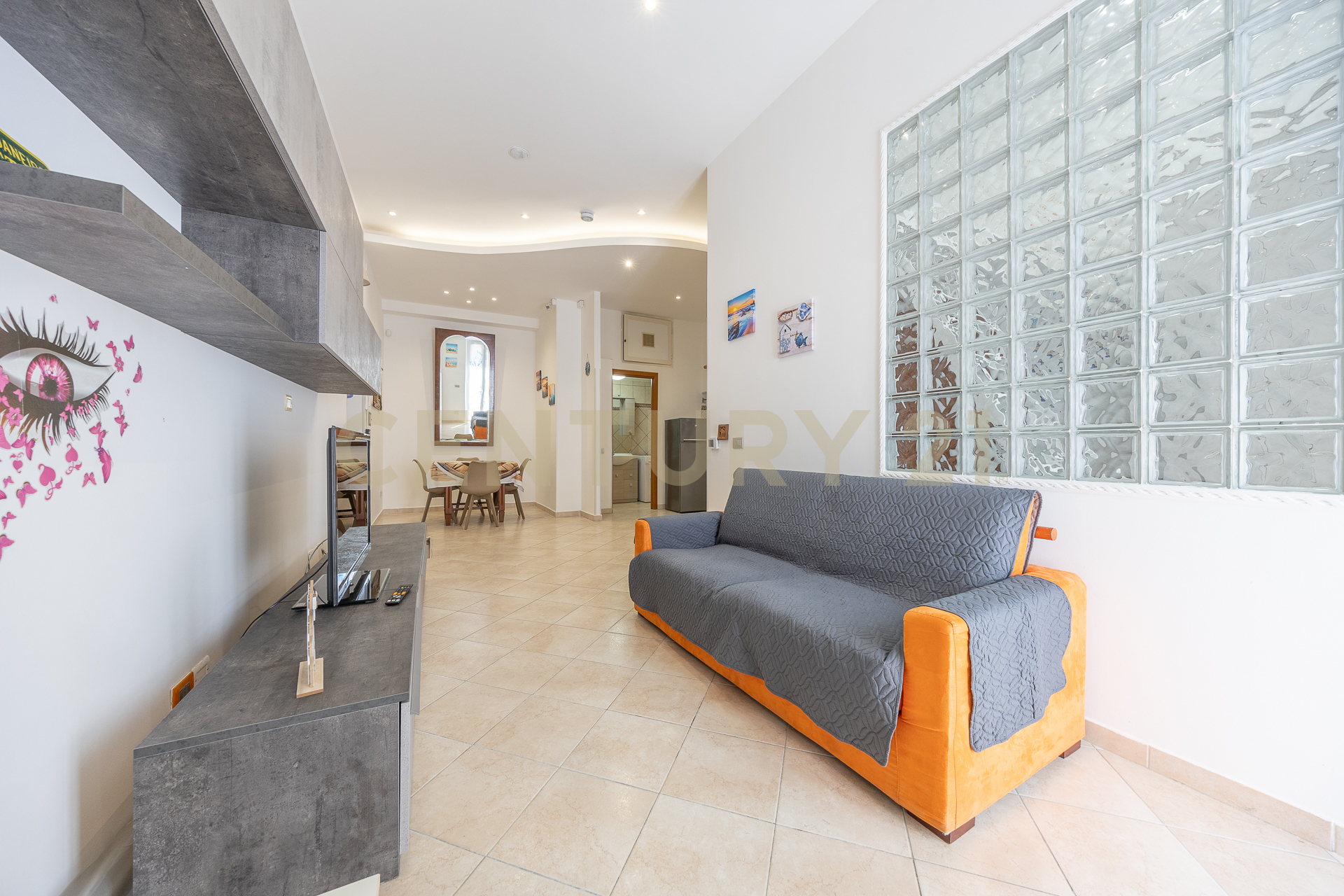 Quadrilocale ristrutturato in piazza pia 10, Anzio