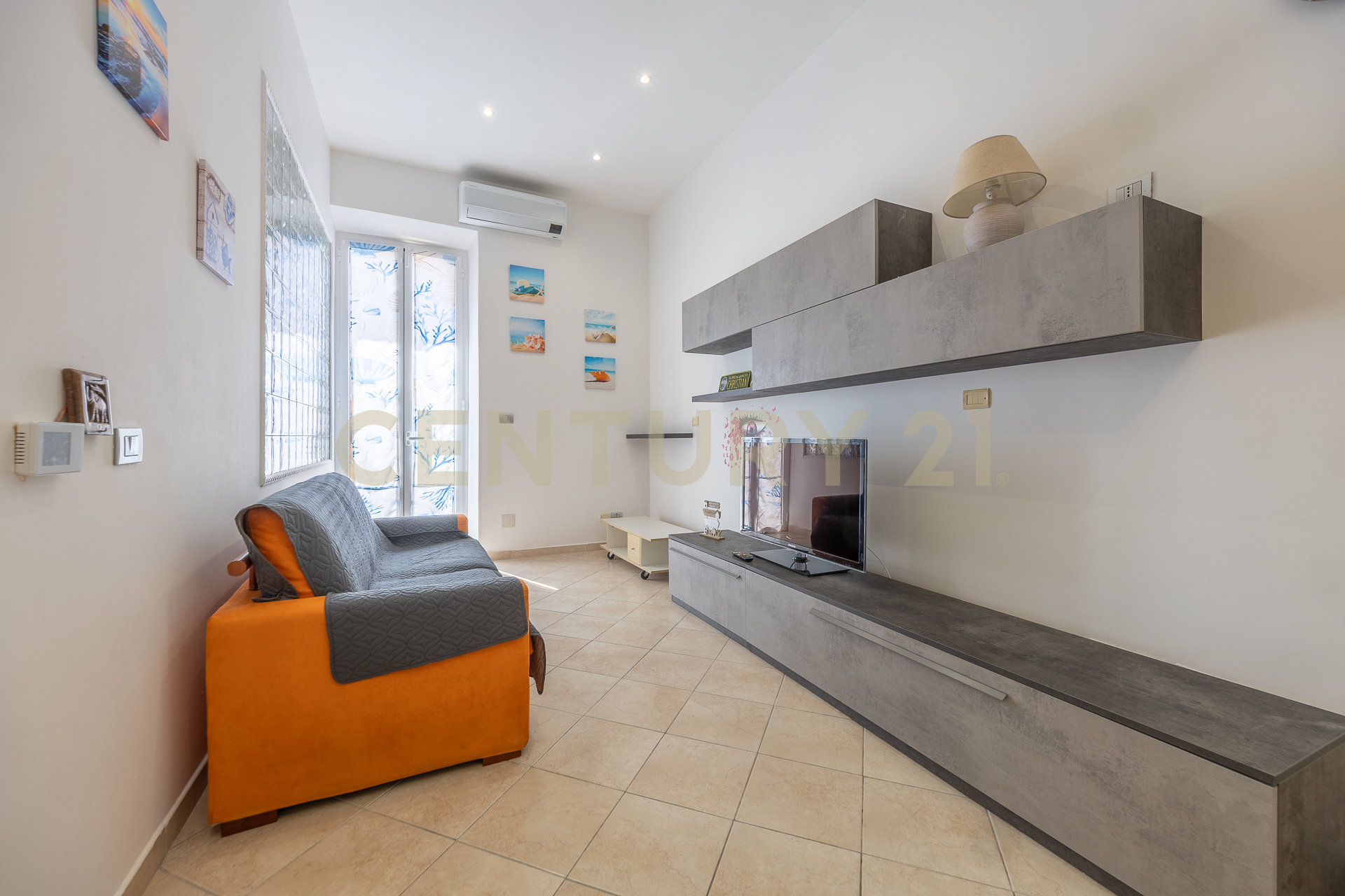 Quadrilocale ristrutturato in piazza pia 10, Anzio