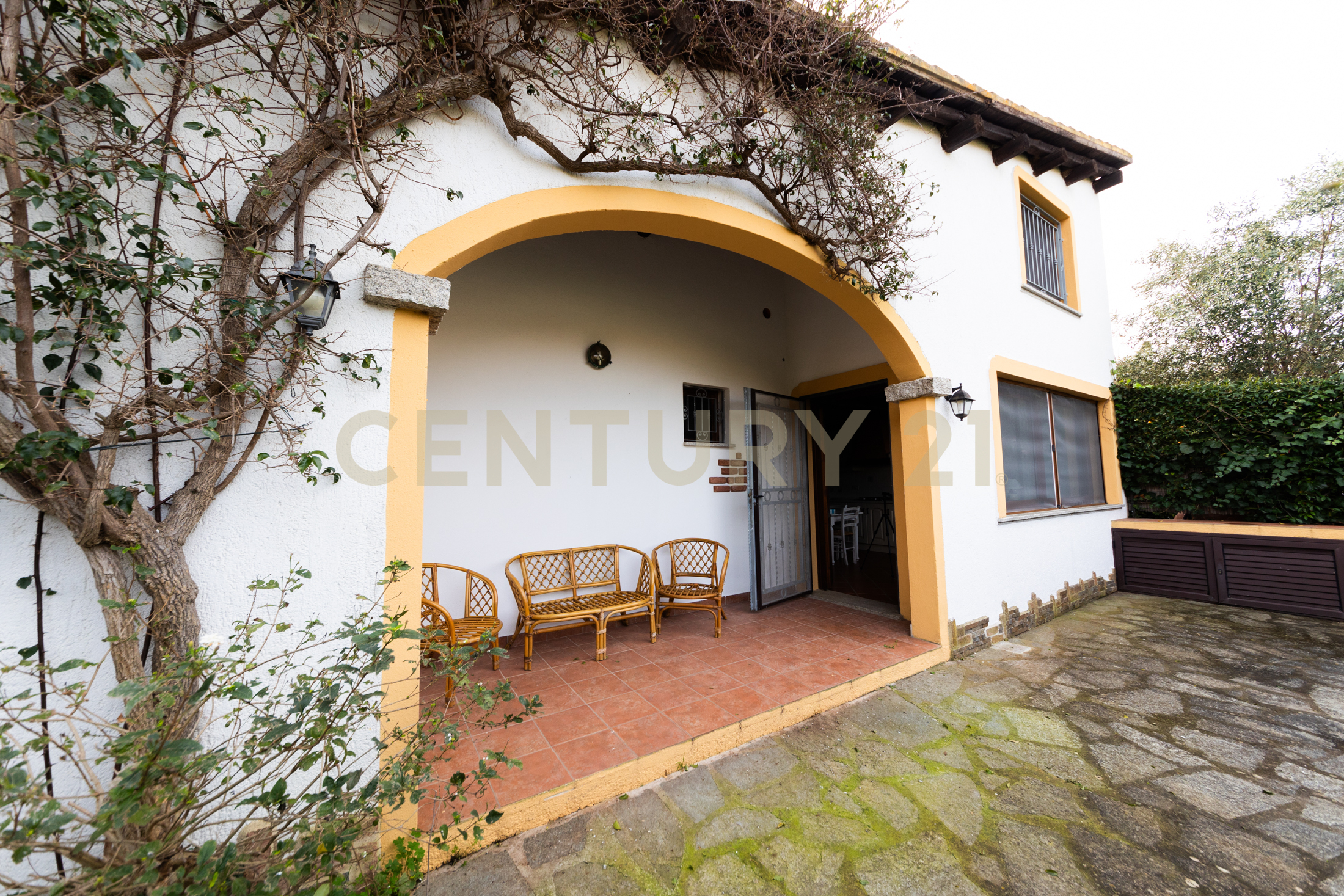 Casa indipendente con giardino in via madrid, San Teodoro