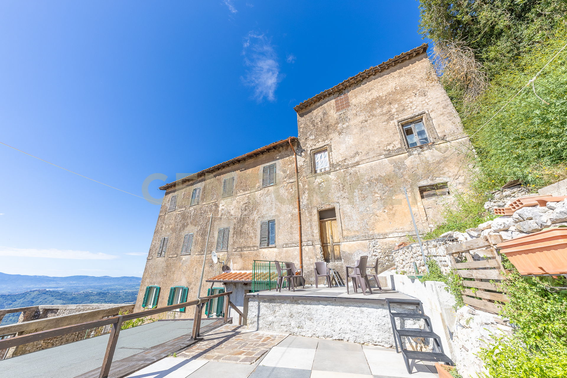 Villa con giardino in via vittorio emanuele 22, Serrone