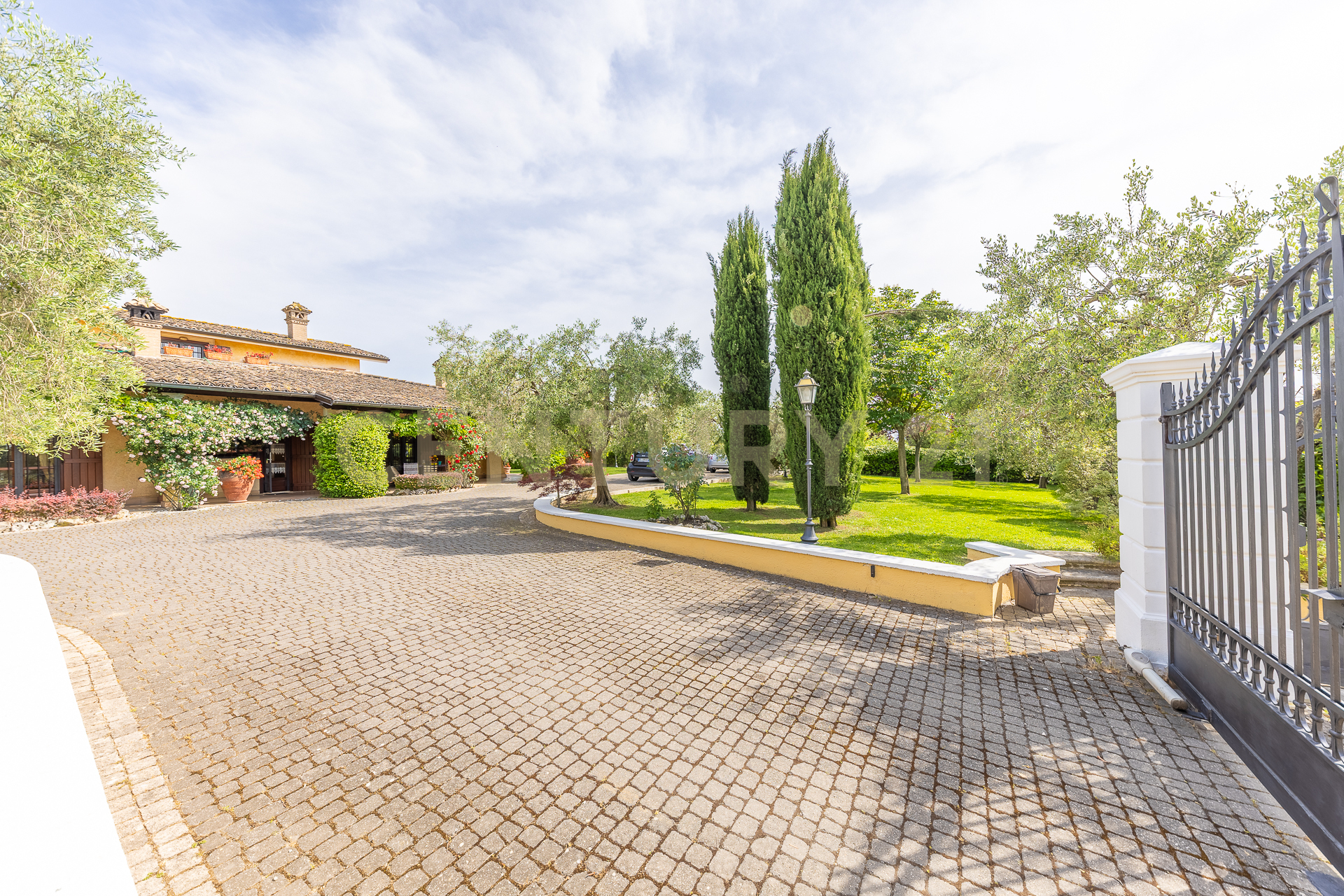 Villa con giardino in via di battiferro 43, Formello