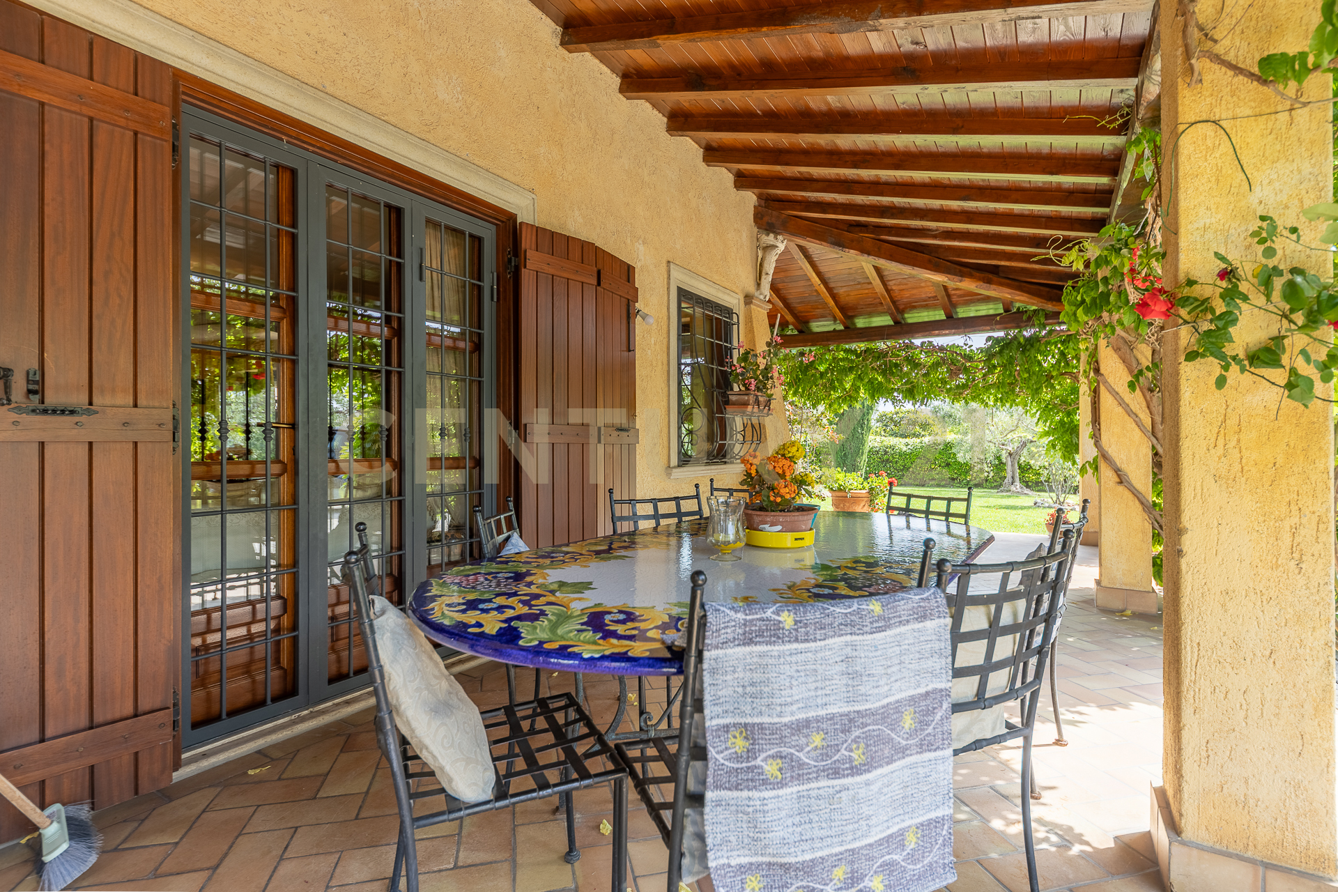 Villa con giardino in via di battiferro 43, Formello
