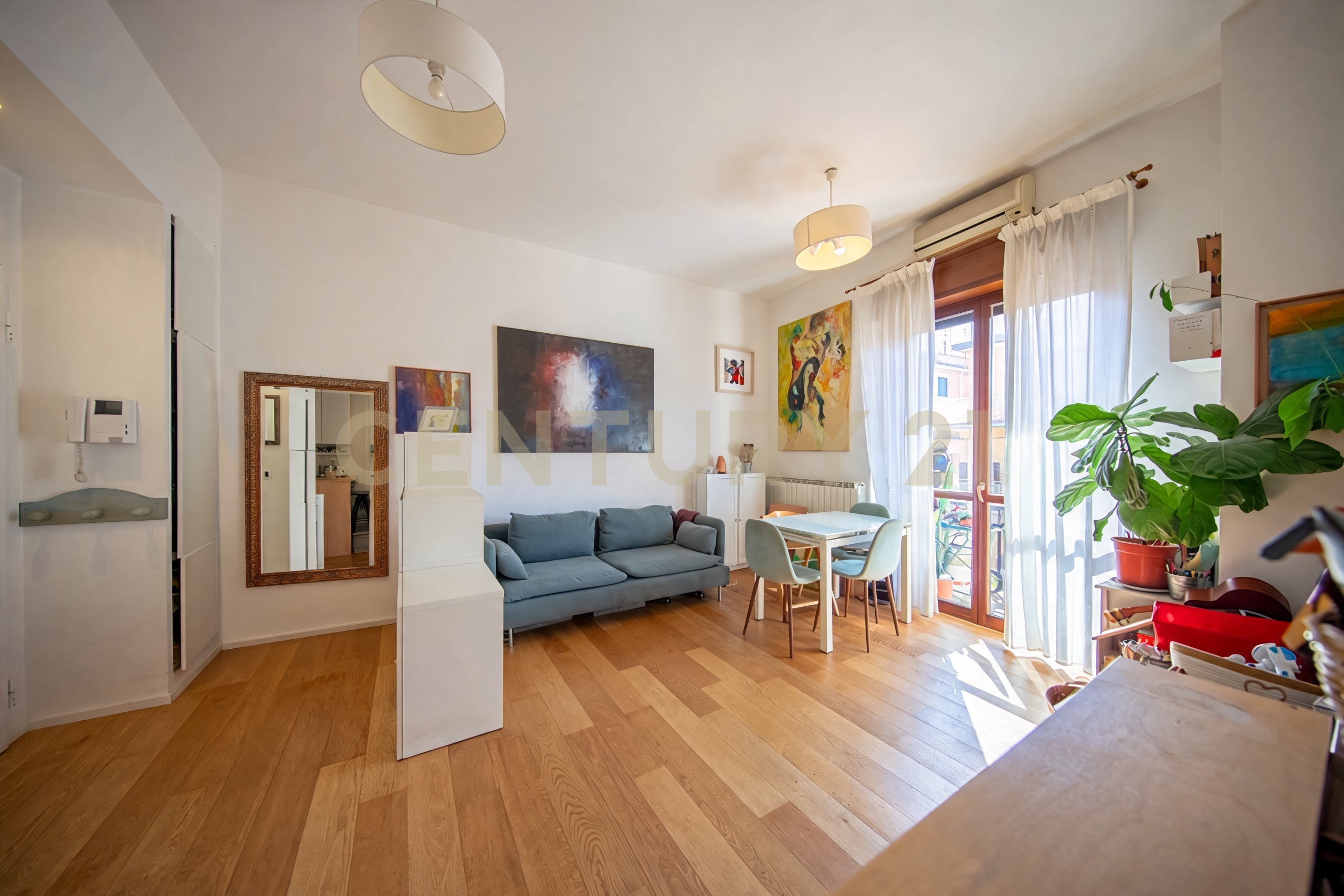 Bilocale in vendita in via di tor fiorenza 56, Roma