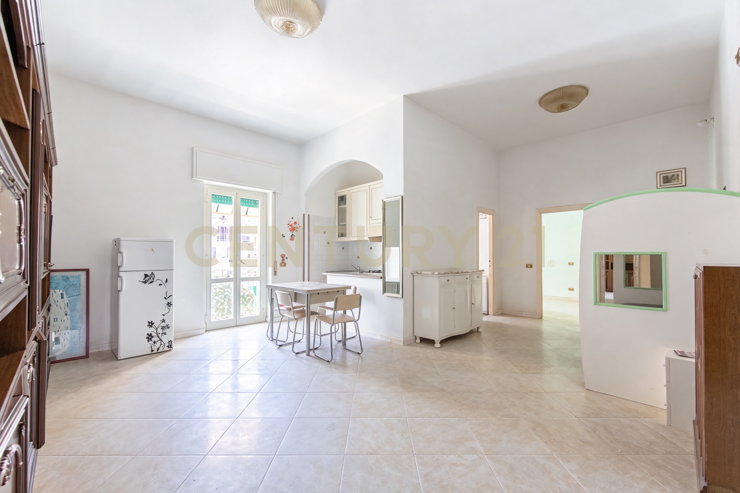 Quadrilocale da ristrutturare in via del mare 37, Ladispoli