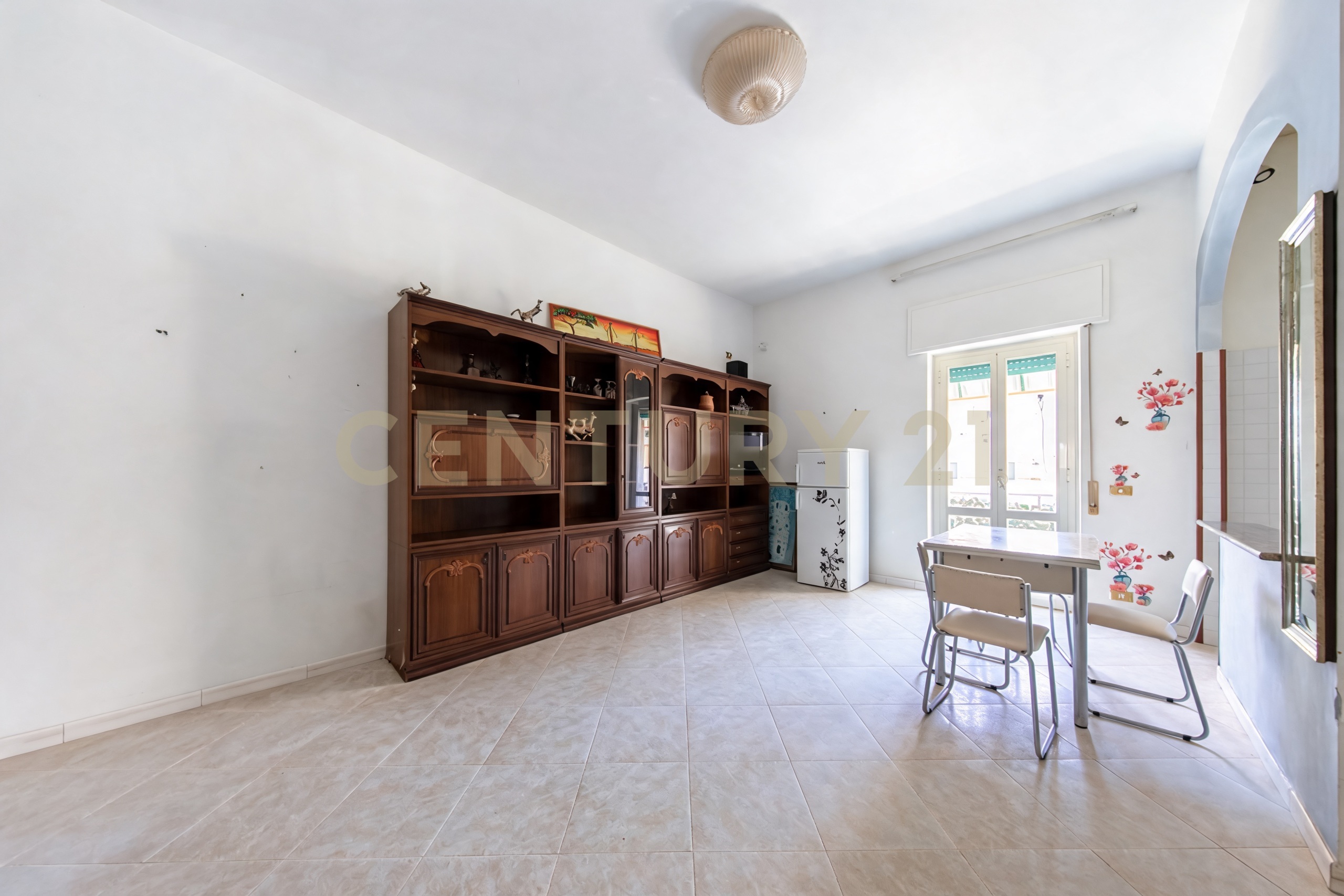 Quadrilocale da ristrutturare in via del mare 37, Ladispoli