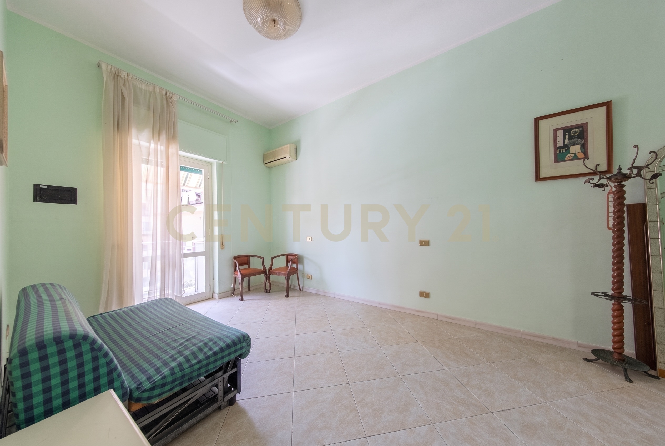 Quadrilocale da ristrutturare in via del mare 37, Ladispoli