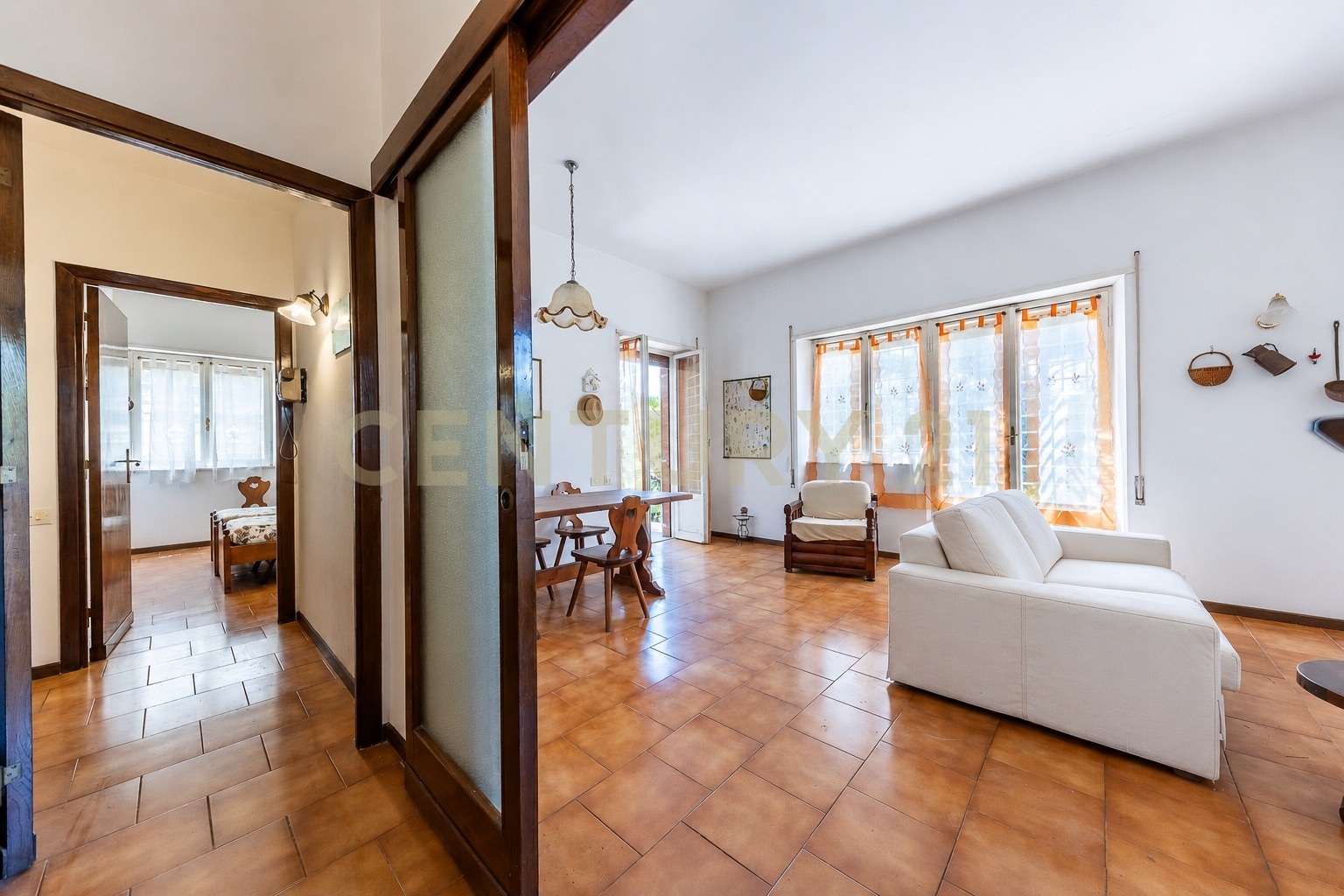 Casa indipendente con giardino in via delle begonie 38, Anzio