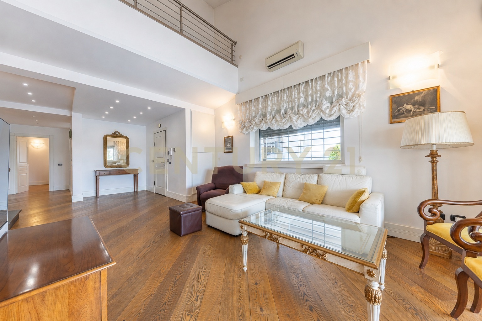 Villa con giardino in via caporetto 23, Anzio