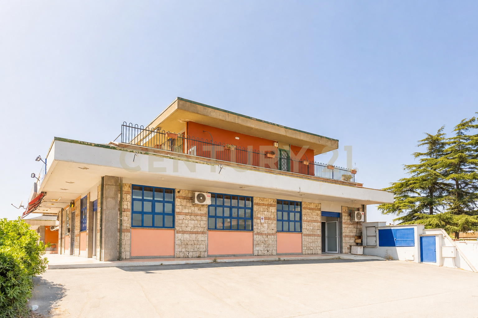 Locale commerciale in affitto in via di valle schioia 7b, Anzio