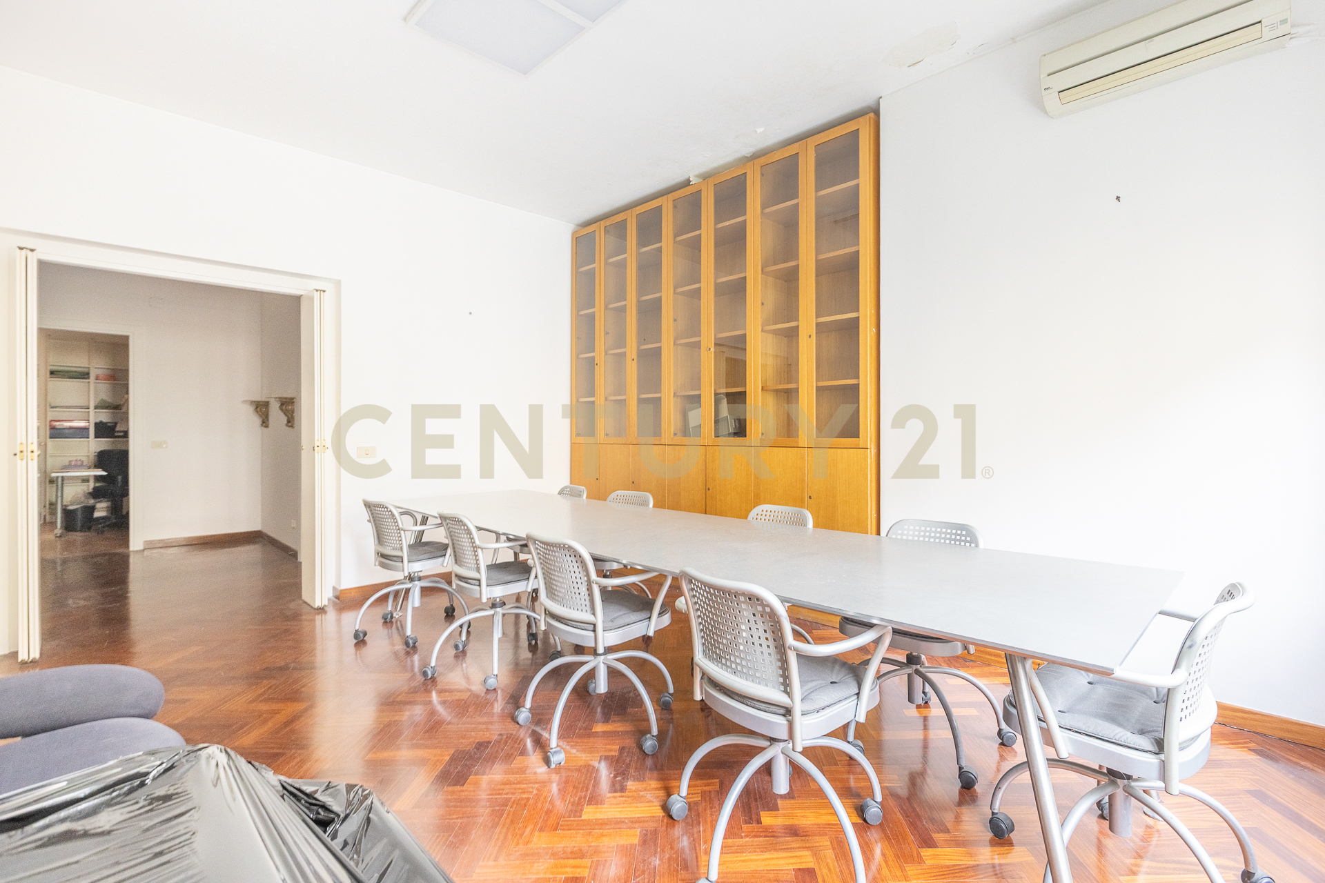 Bilocale con terrazzo in largo messico 7, Roma