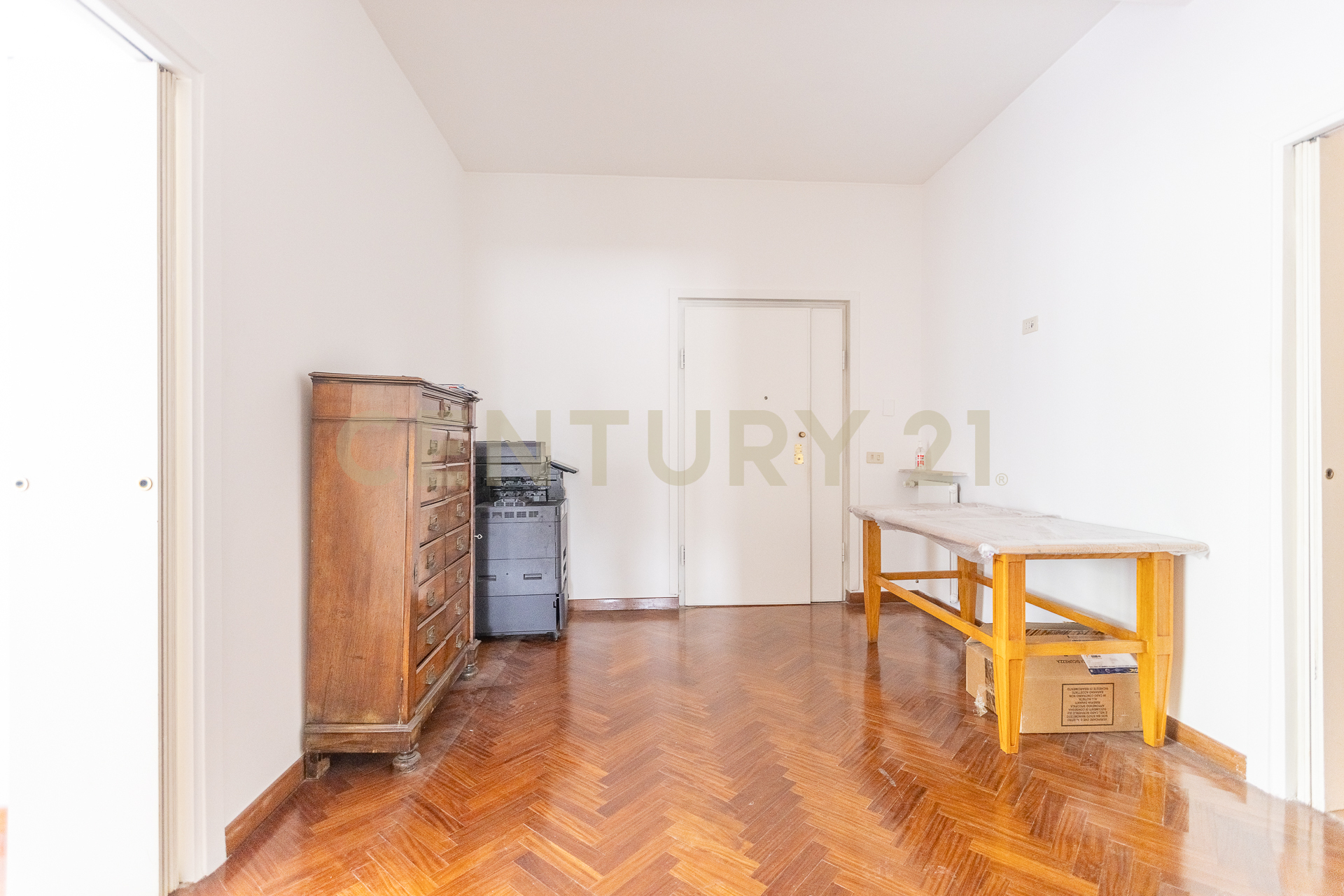 Bilocale con terrazzo in largo messico 7, Roma