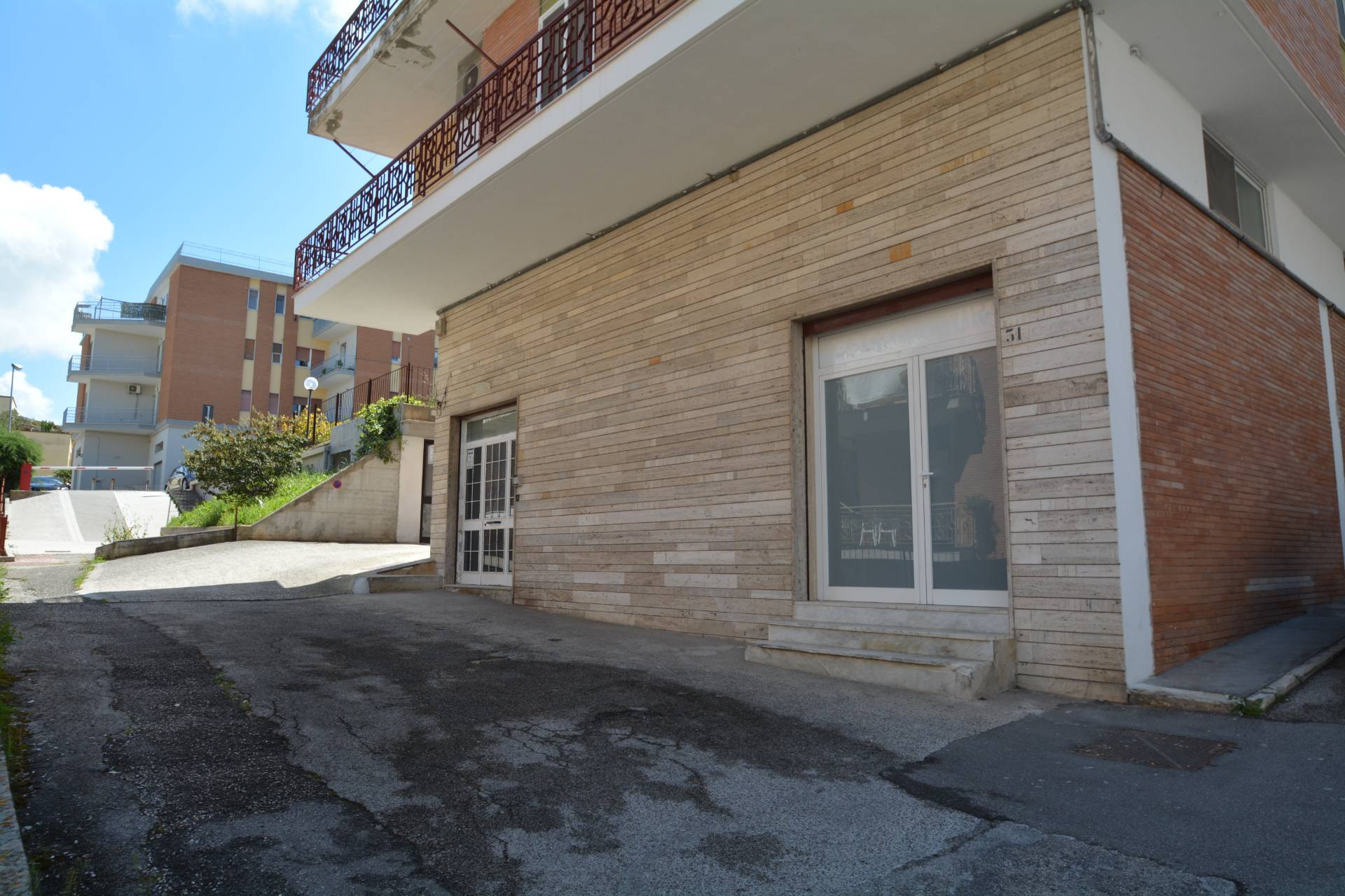 Laboratorio in vendita a Matera, Semicentro Nord